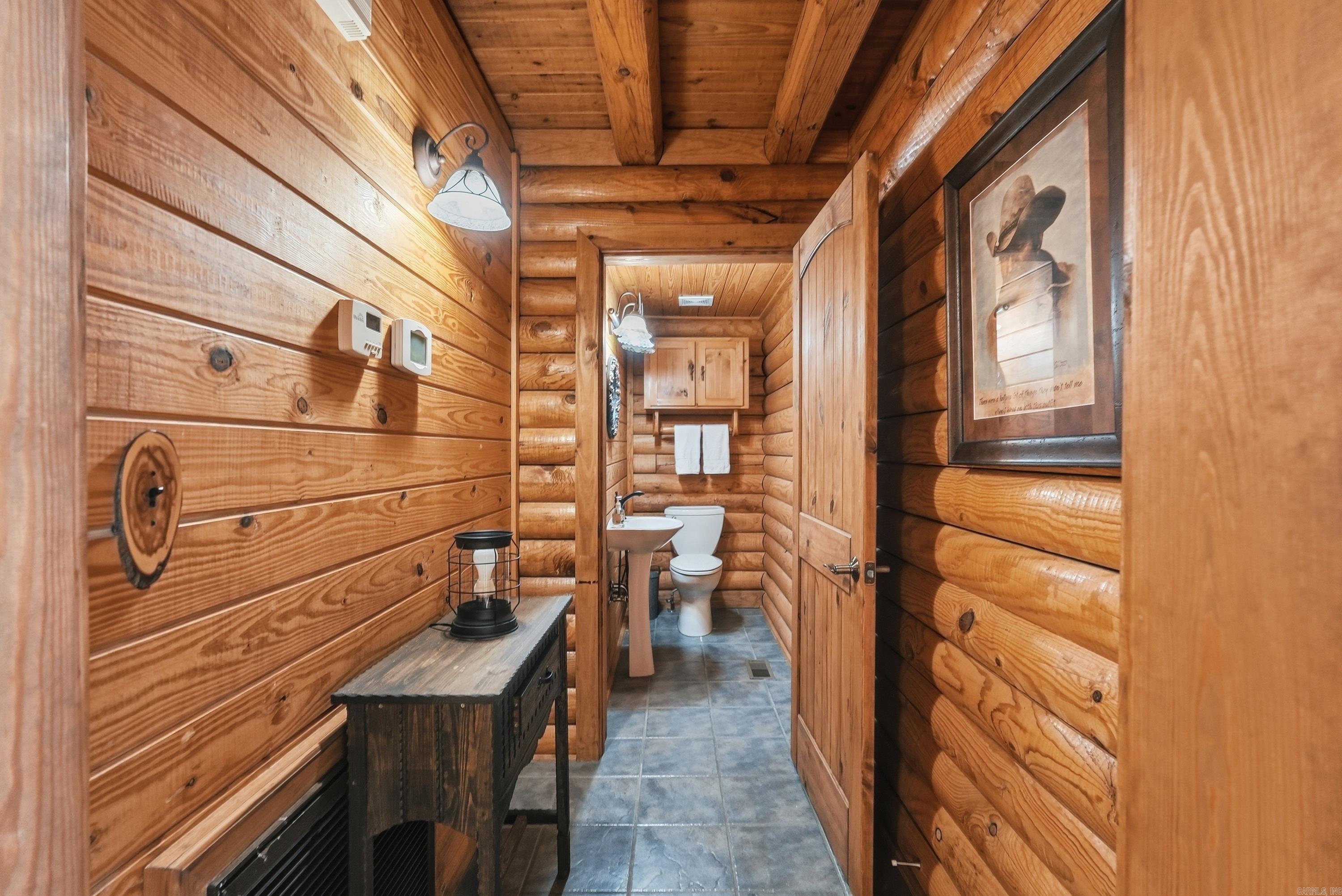 780 Watersedge Dr.  Edgemont, AR