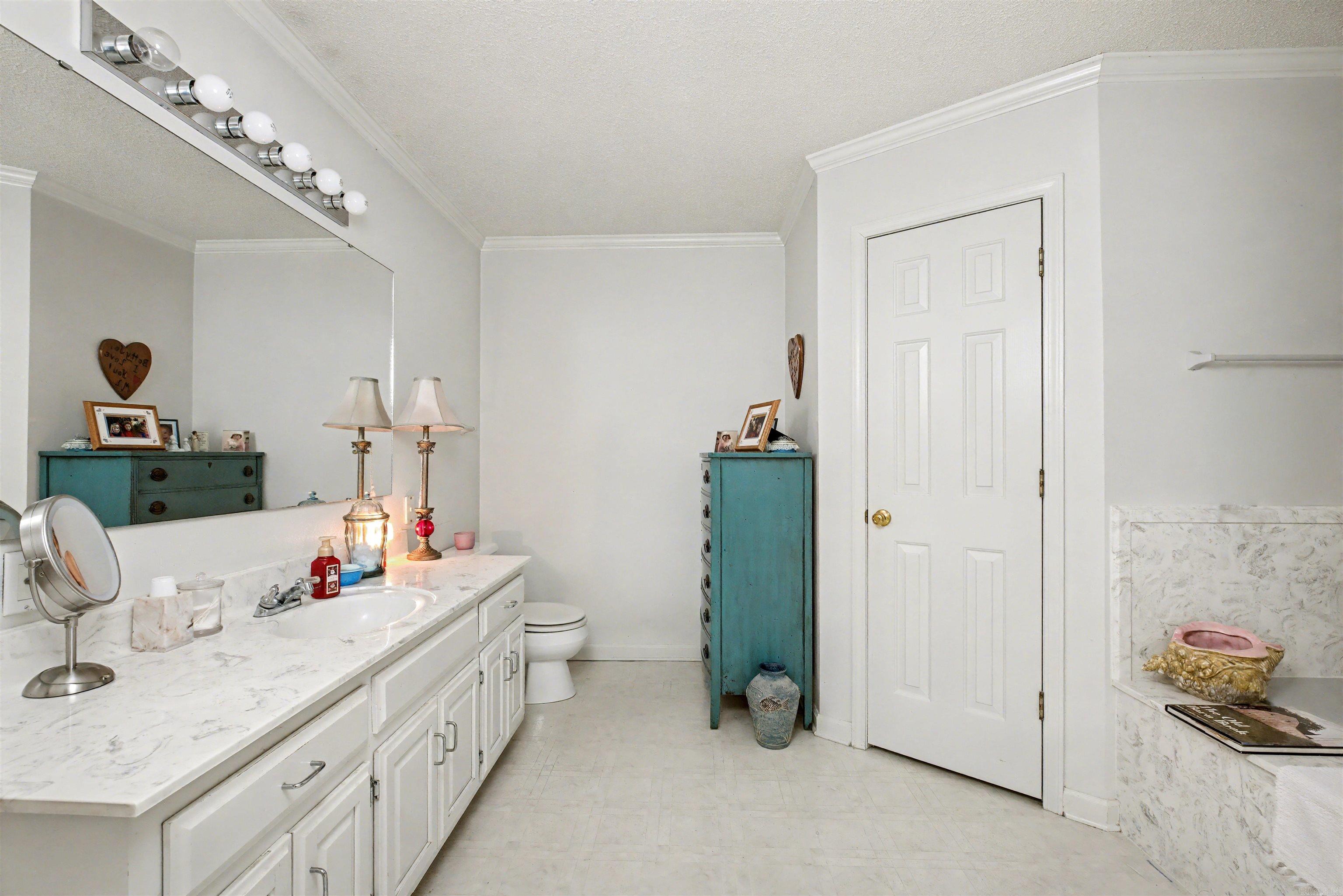 6701 Country  Pine Bluff, AR