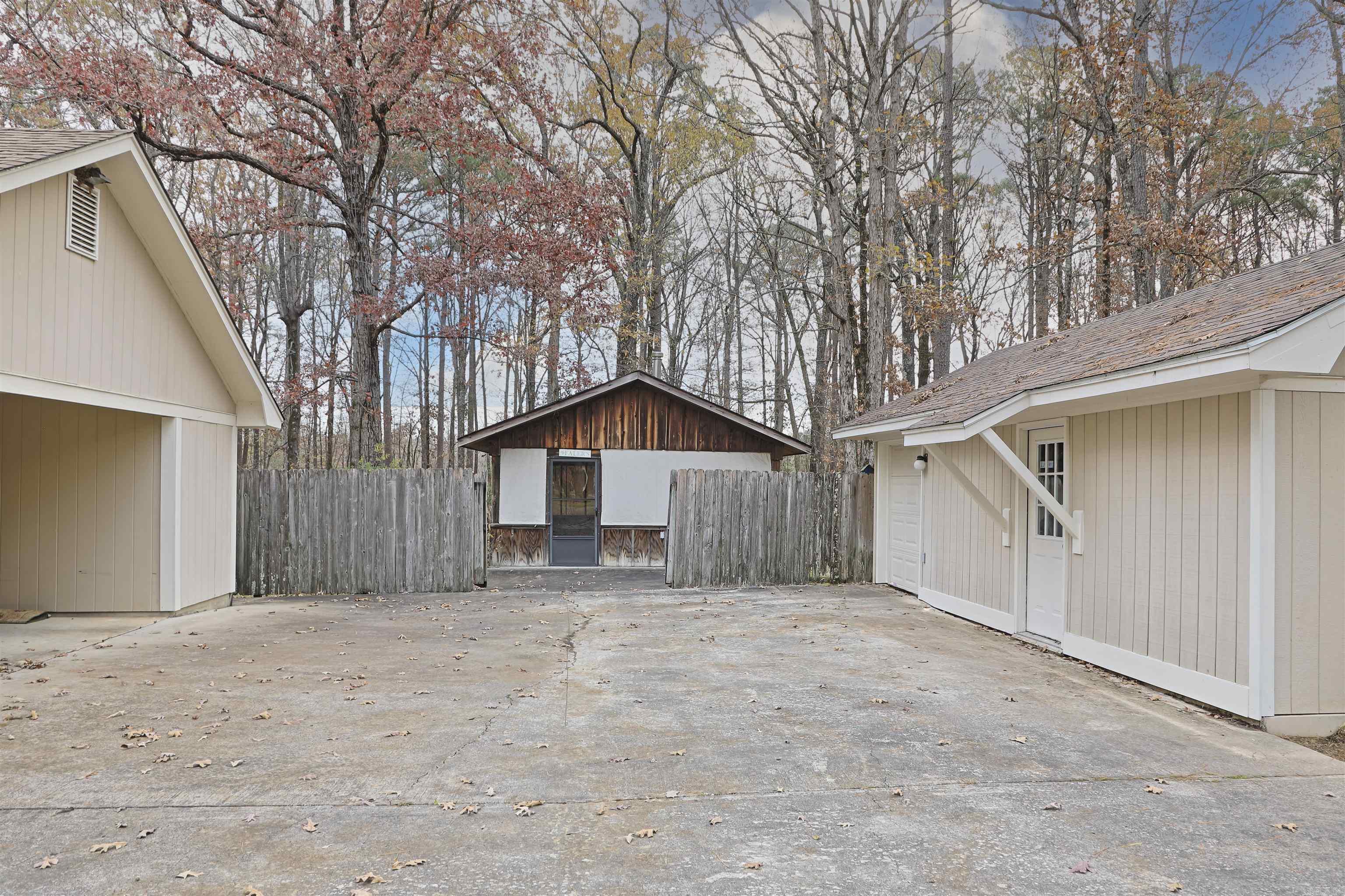 6701 Country  Pine Bluff, AR