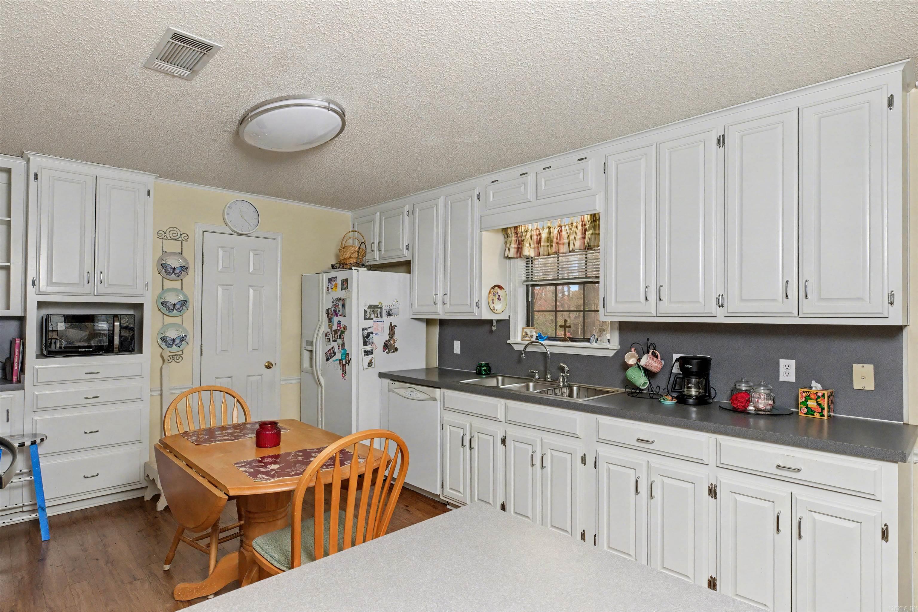 6701 Country  Pine Bluff, AR