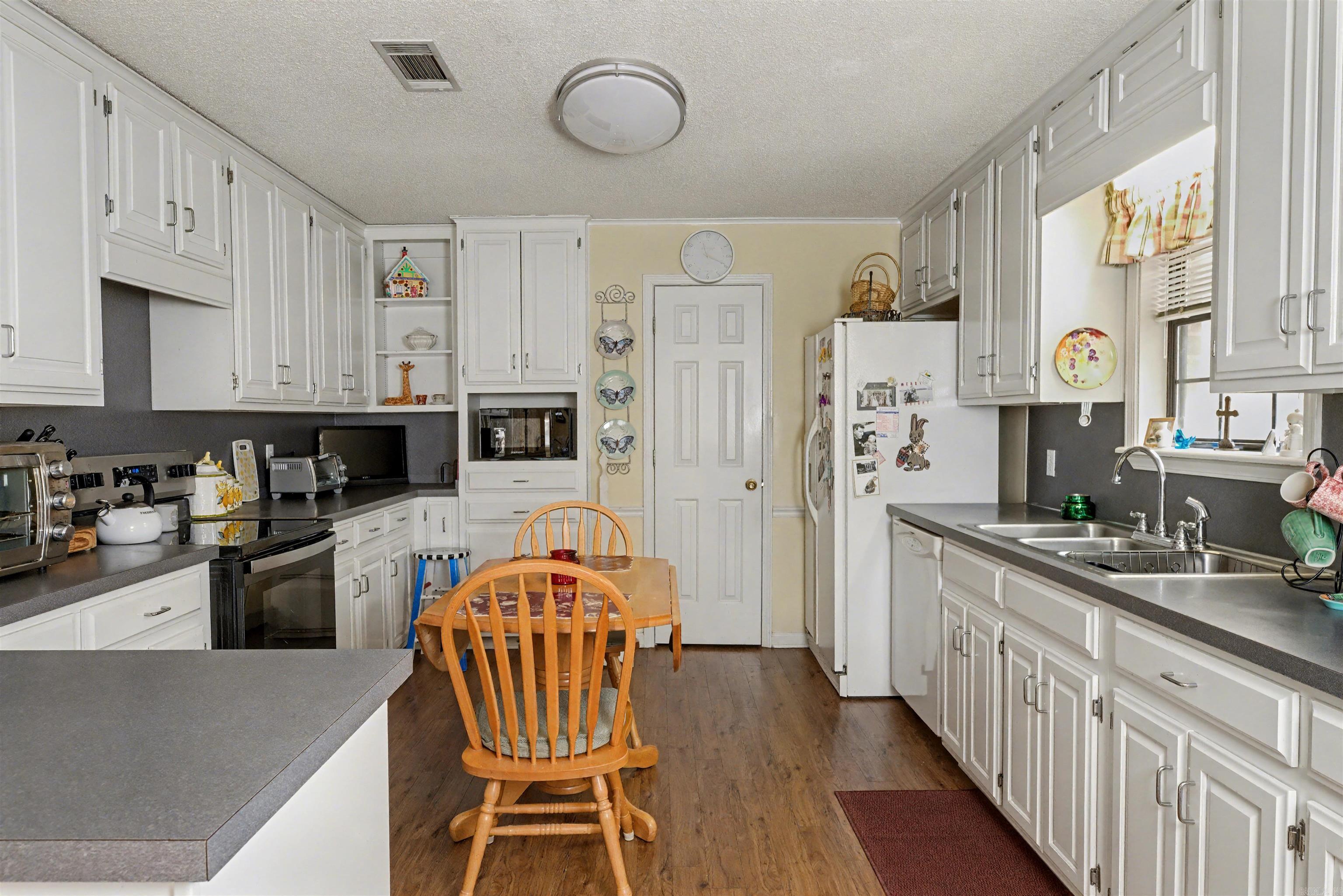 6701 Country  Pine Bluff, AR