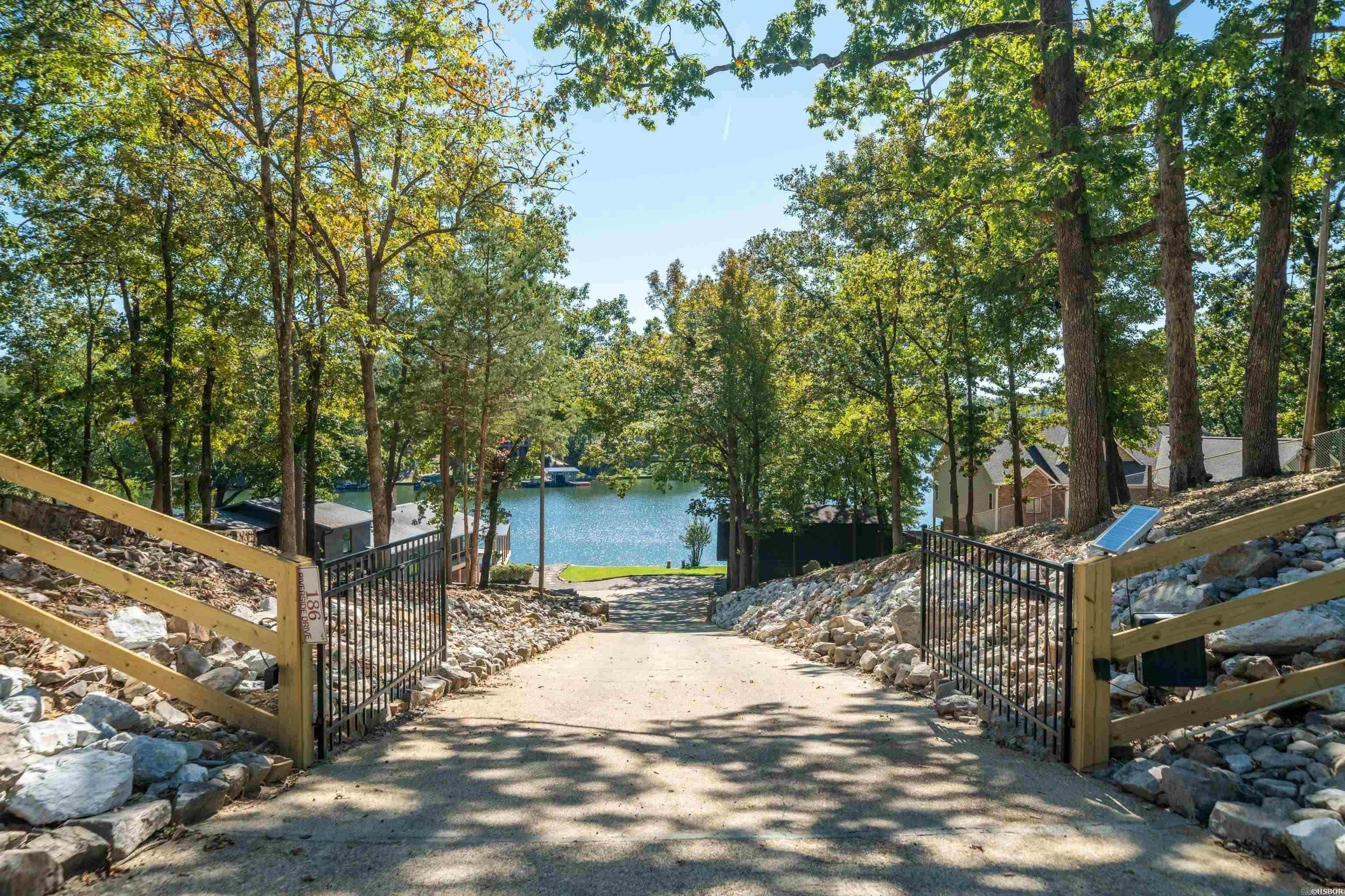 186 Riverside  Hot Springs, AR