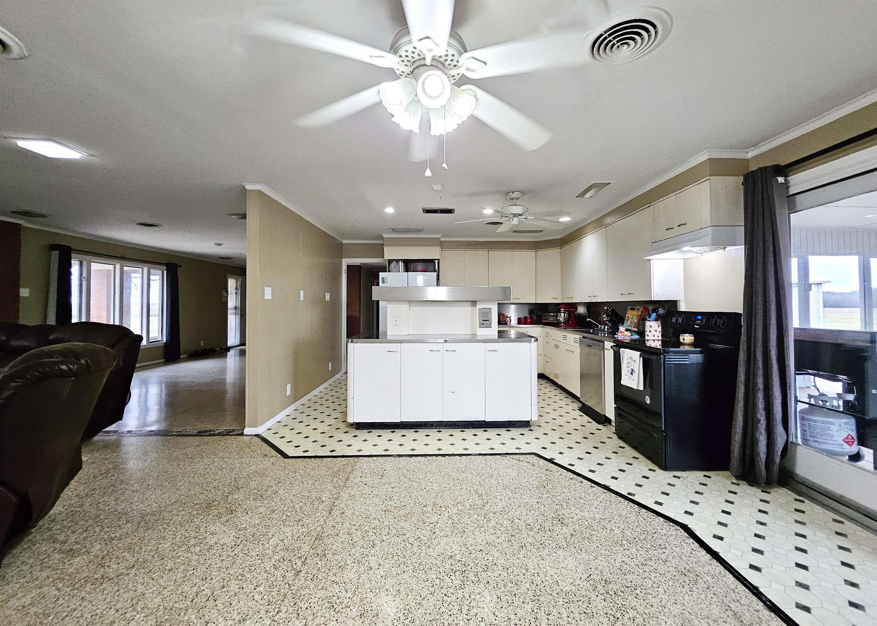 531 Henderson  Coy, AR