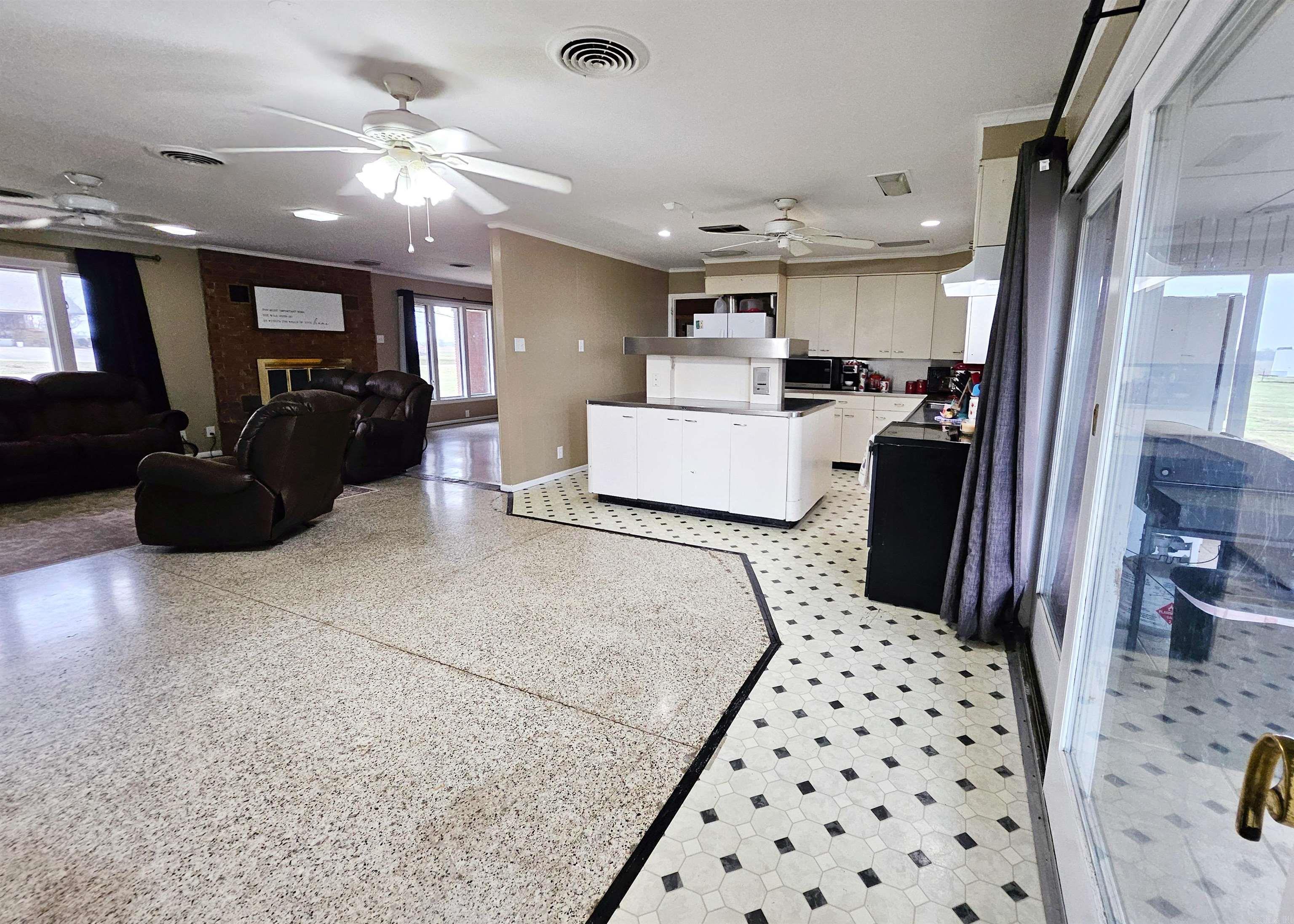 531 Henderson  Coy, AR