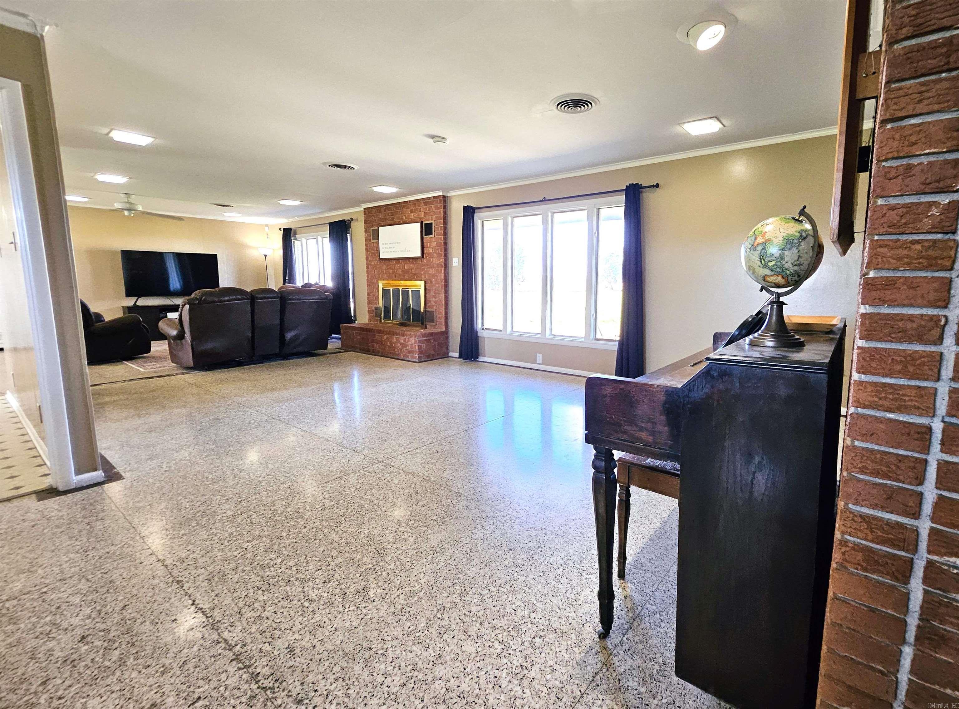 531 Henderson  Coy, AR