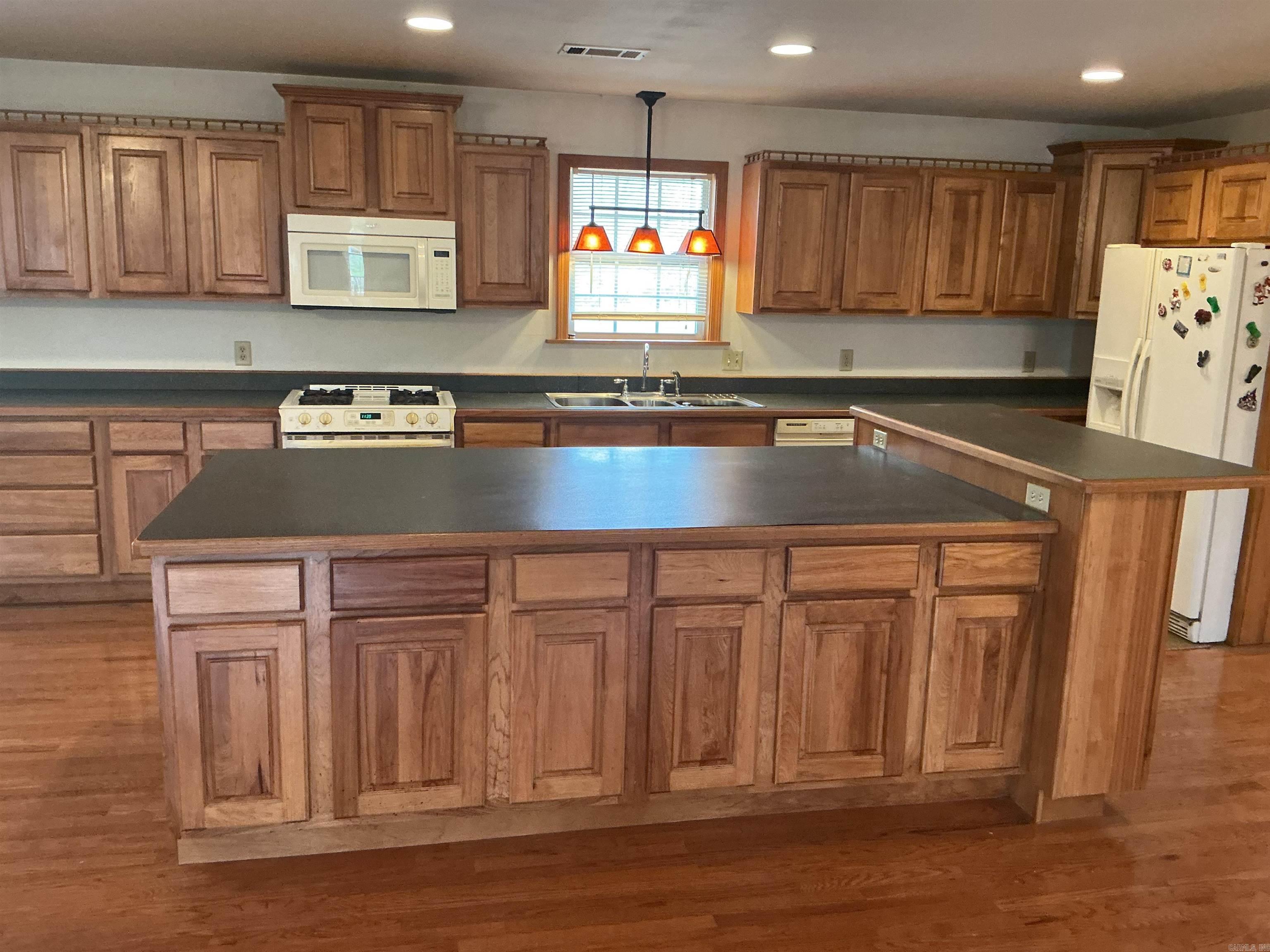 3716 & 3722 Silica Heights Road  Benton, AR