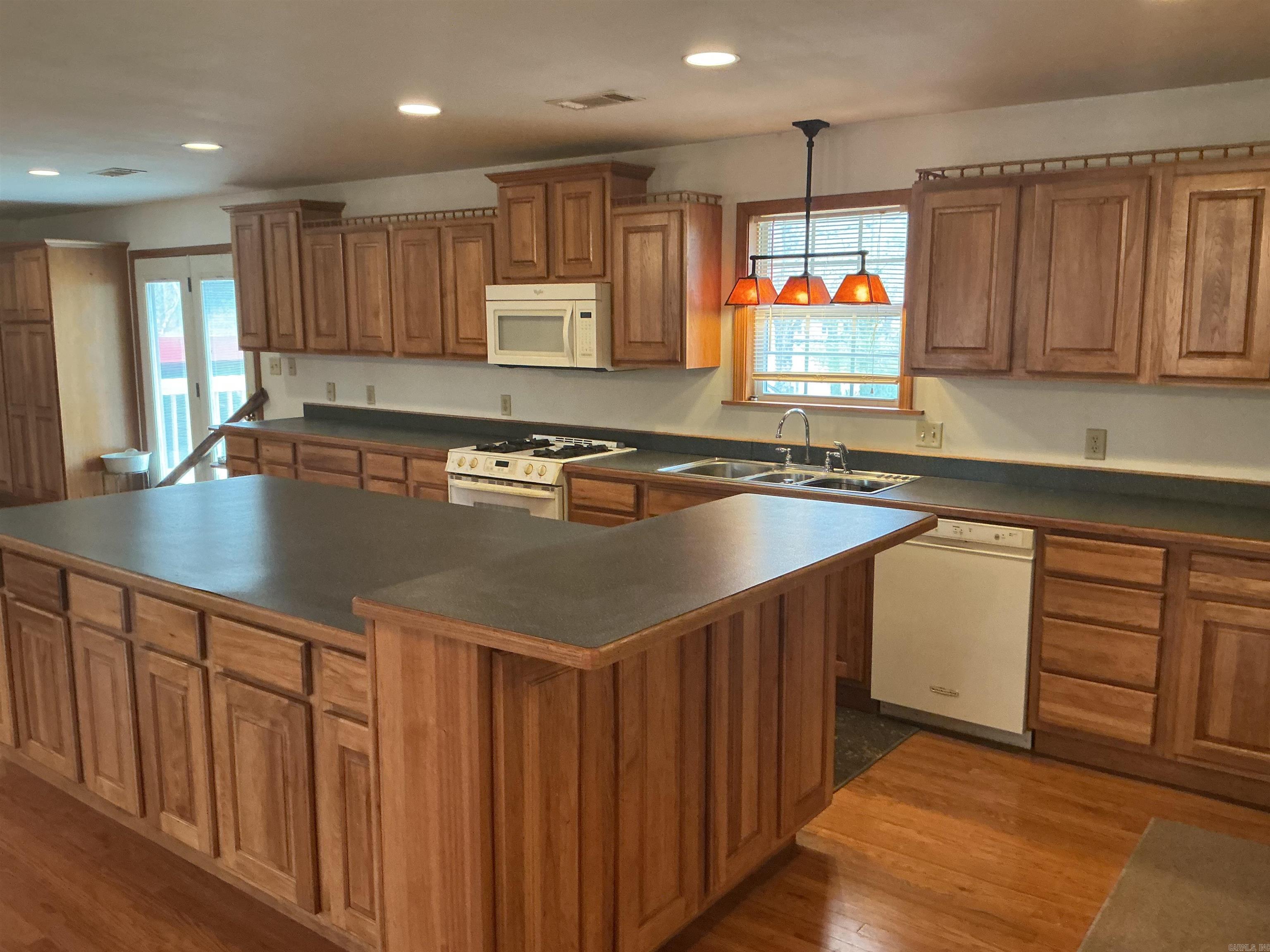 3716 & 3722 Silica Heights Road  Benton, AR