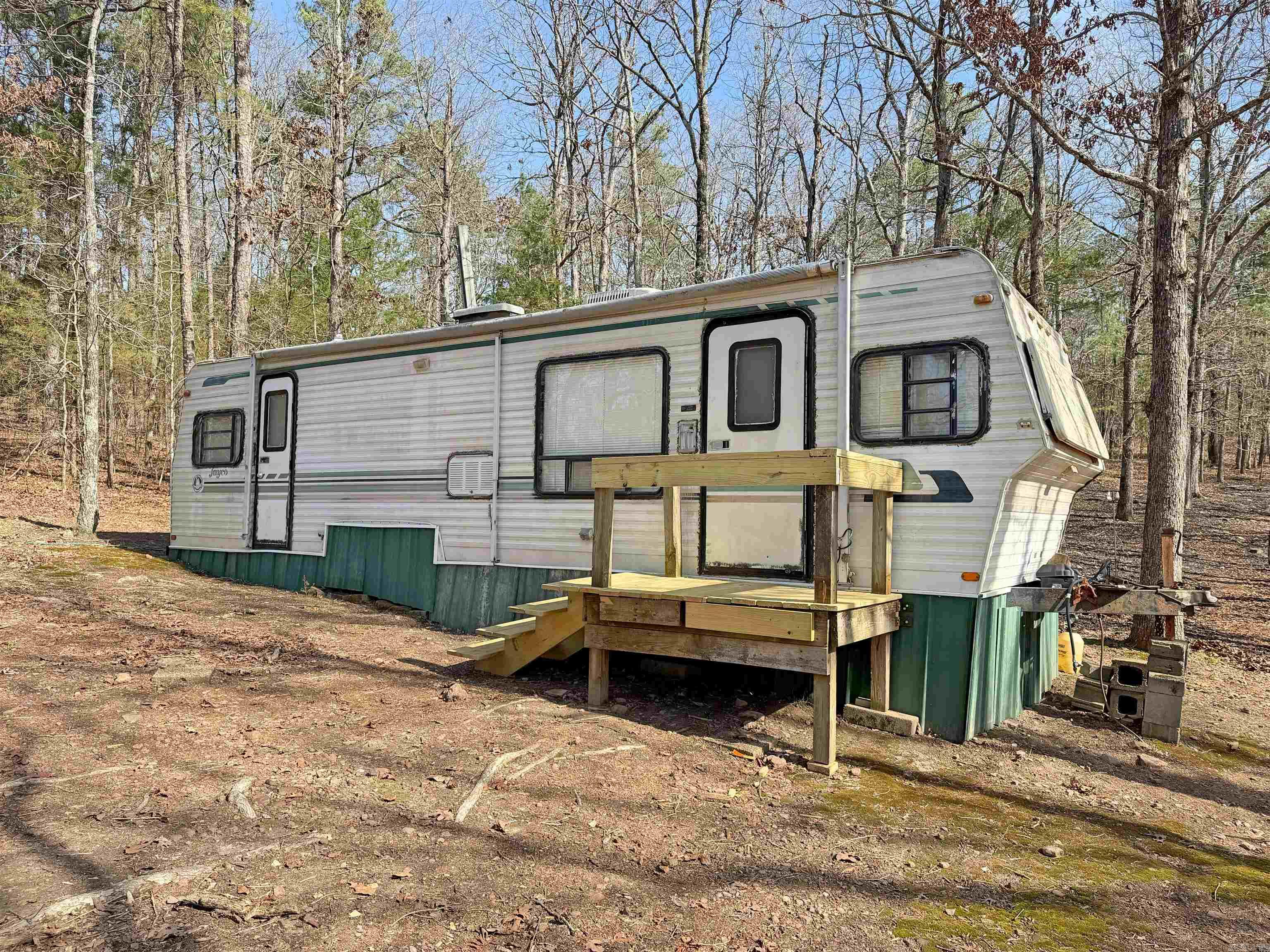 000 Arrowhead Ln.  Mountain View, AR