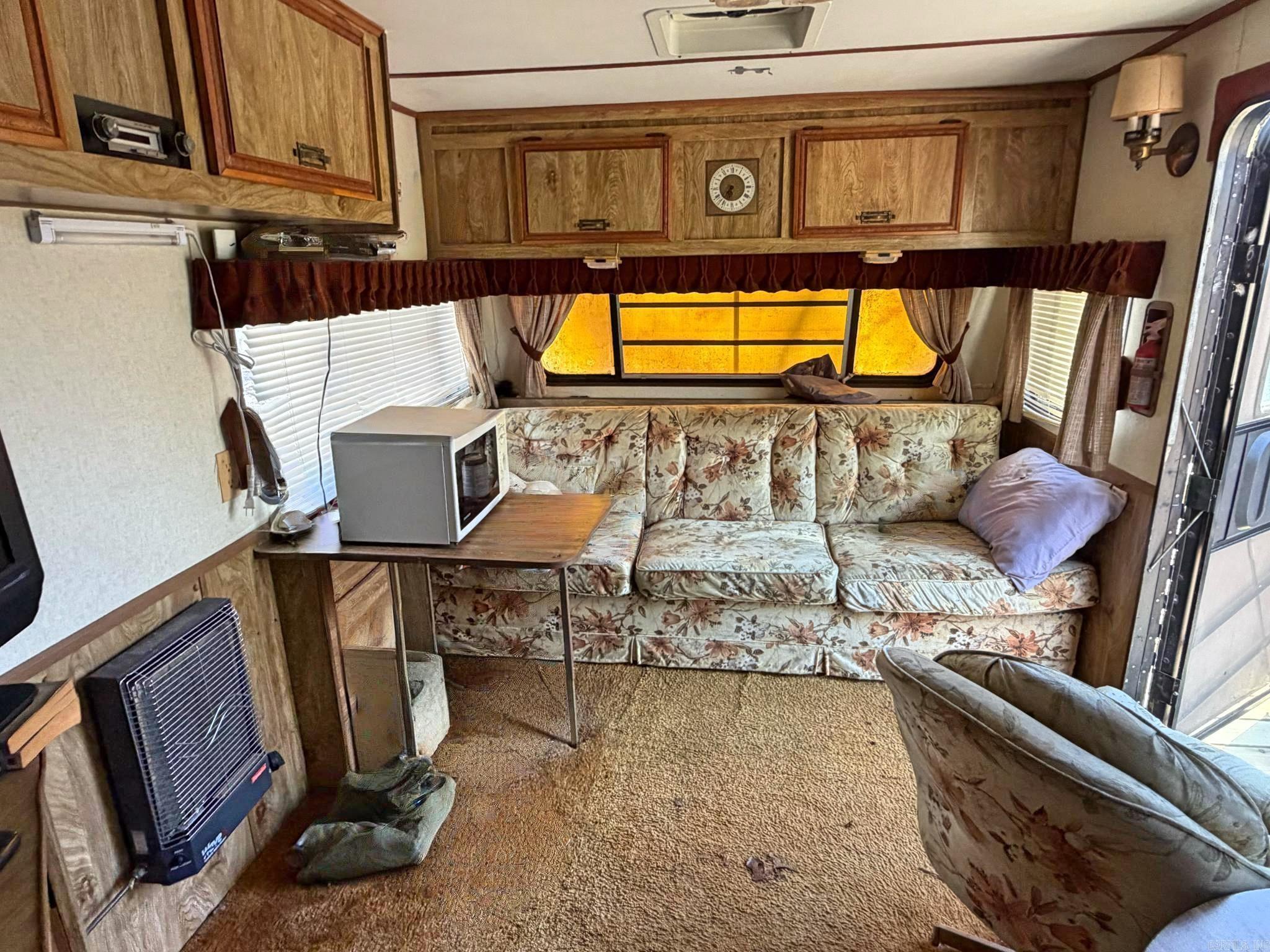 000 Arrowhead Ln.  Mountain View, AR