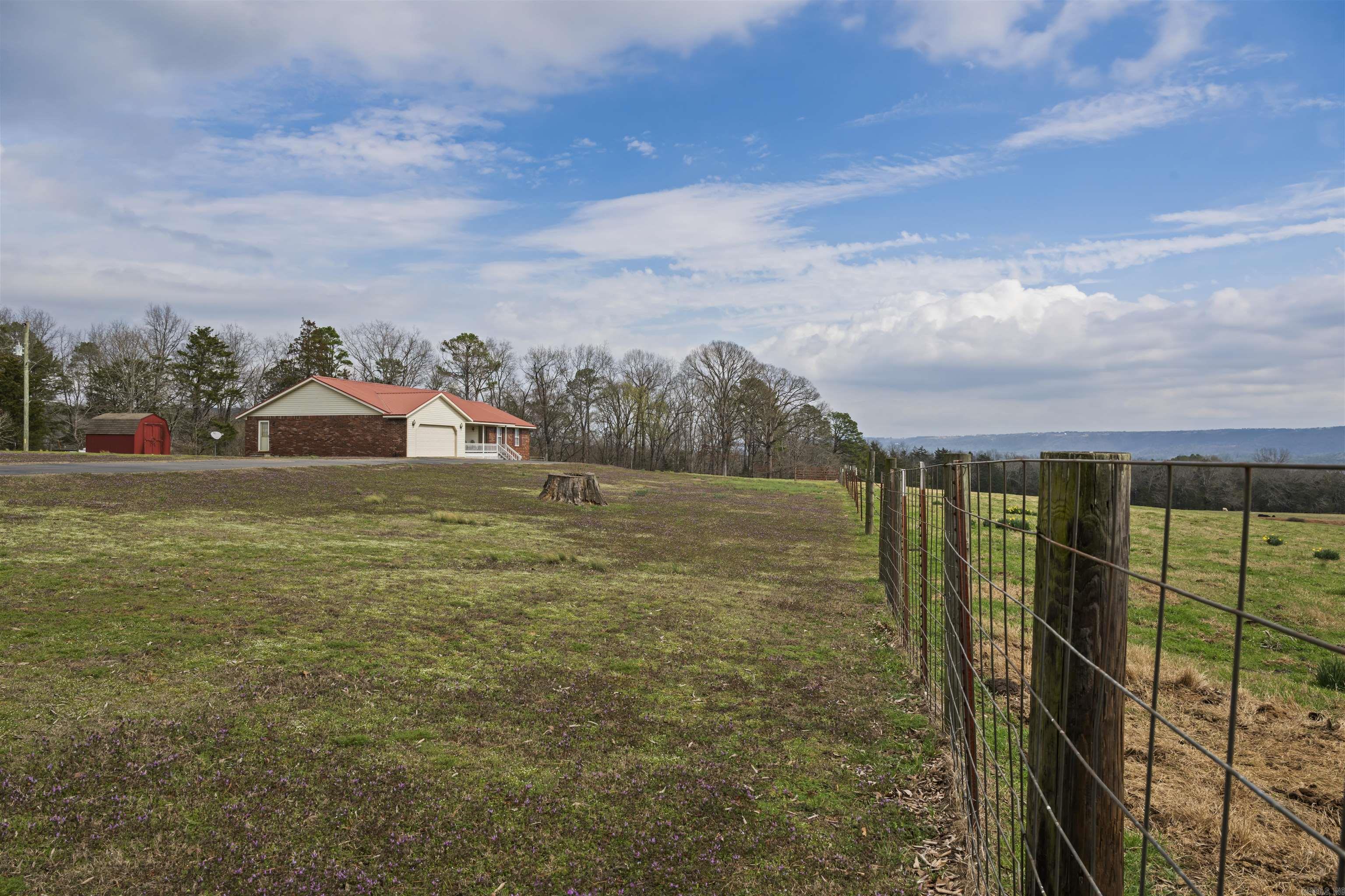 428 N Morningside  Clinton, AR