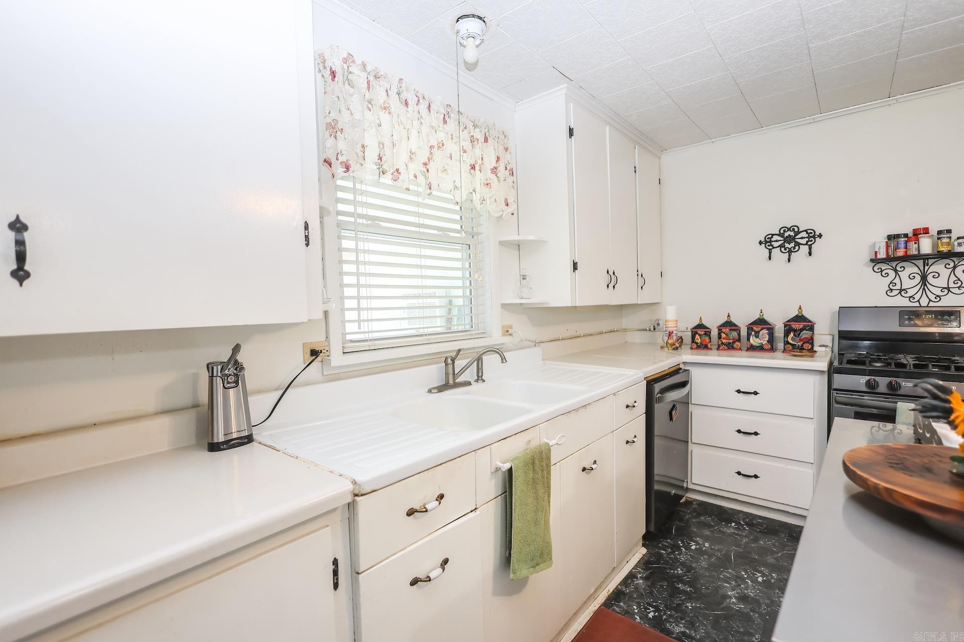 5918 HWY 8 E  Mena, AR