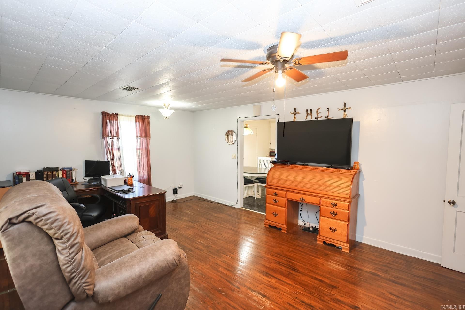 5918 HWY 8 E  Mena, AR