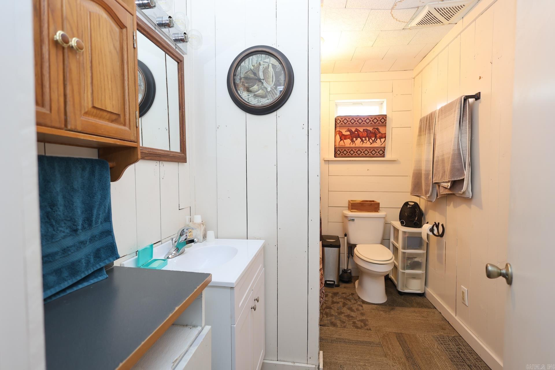 5918 HWY 8 E  Mena, AR