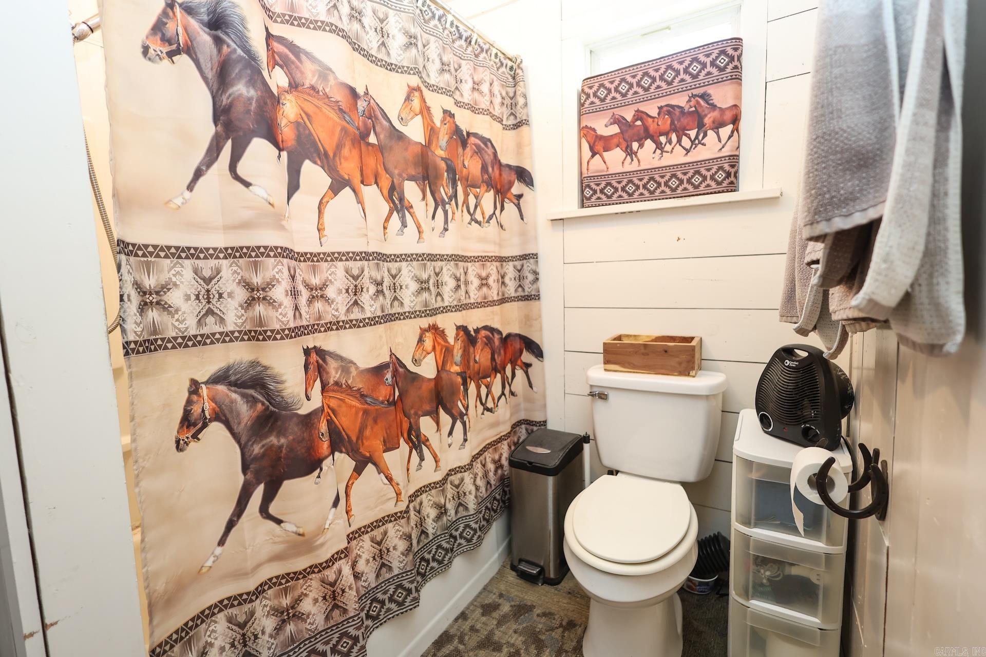 5918 HWY 8 E  Mena, AR