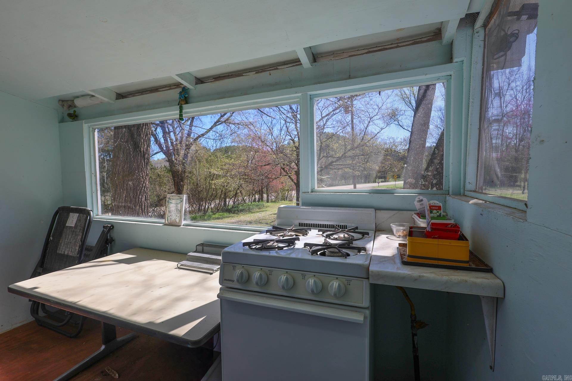 5918 HWY 8 E  Mena, AR