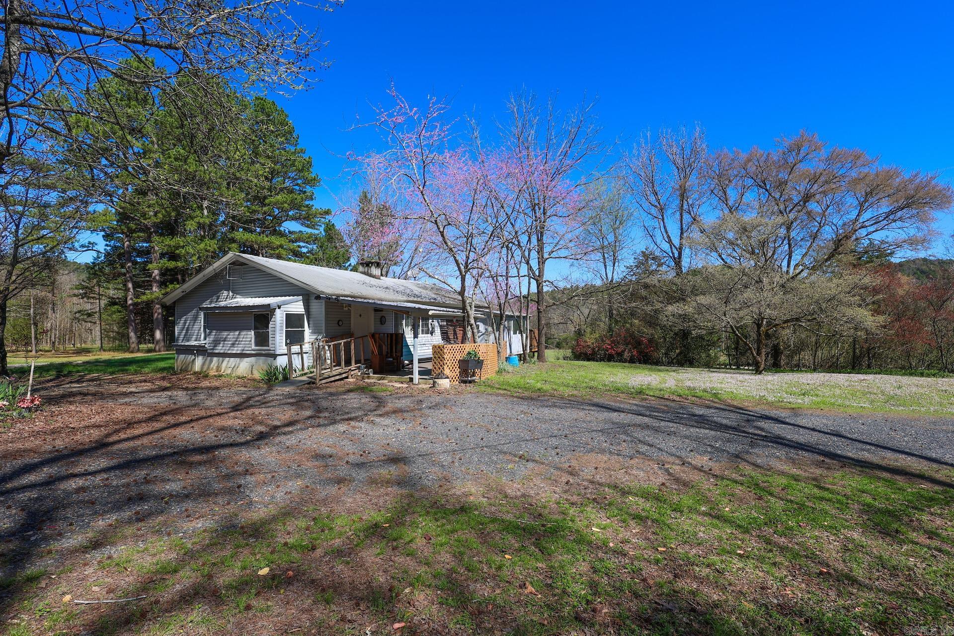 5918 HWY 8 E  Mena, AR