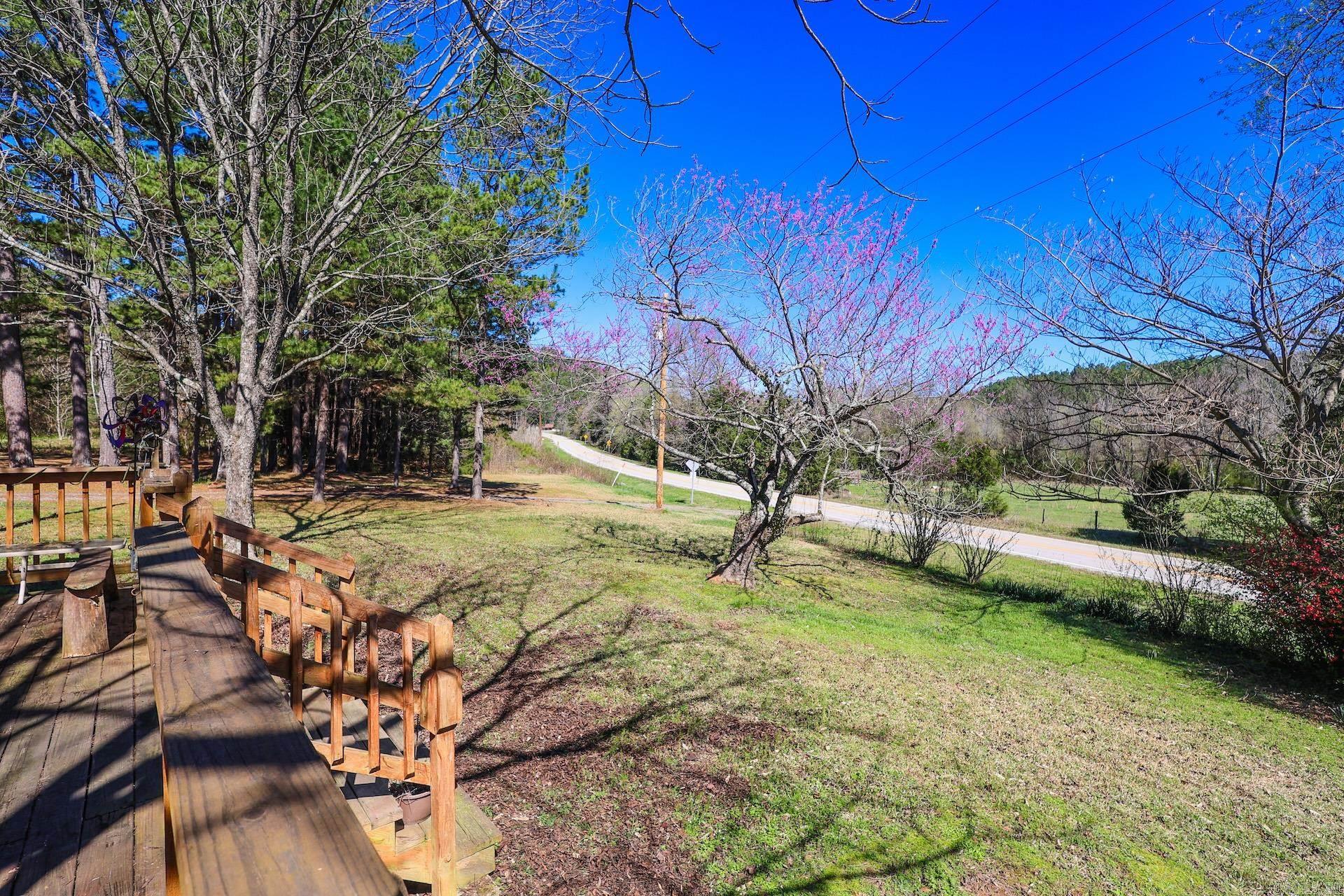 5918 HWY 8 E  Mena, AR