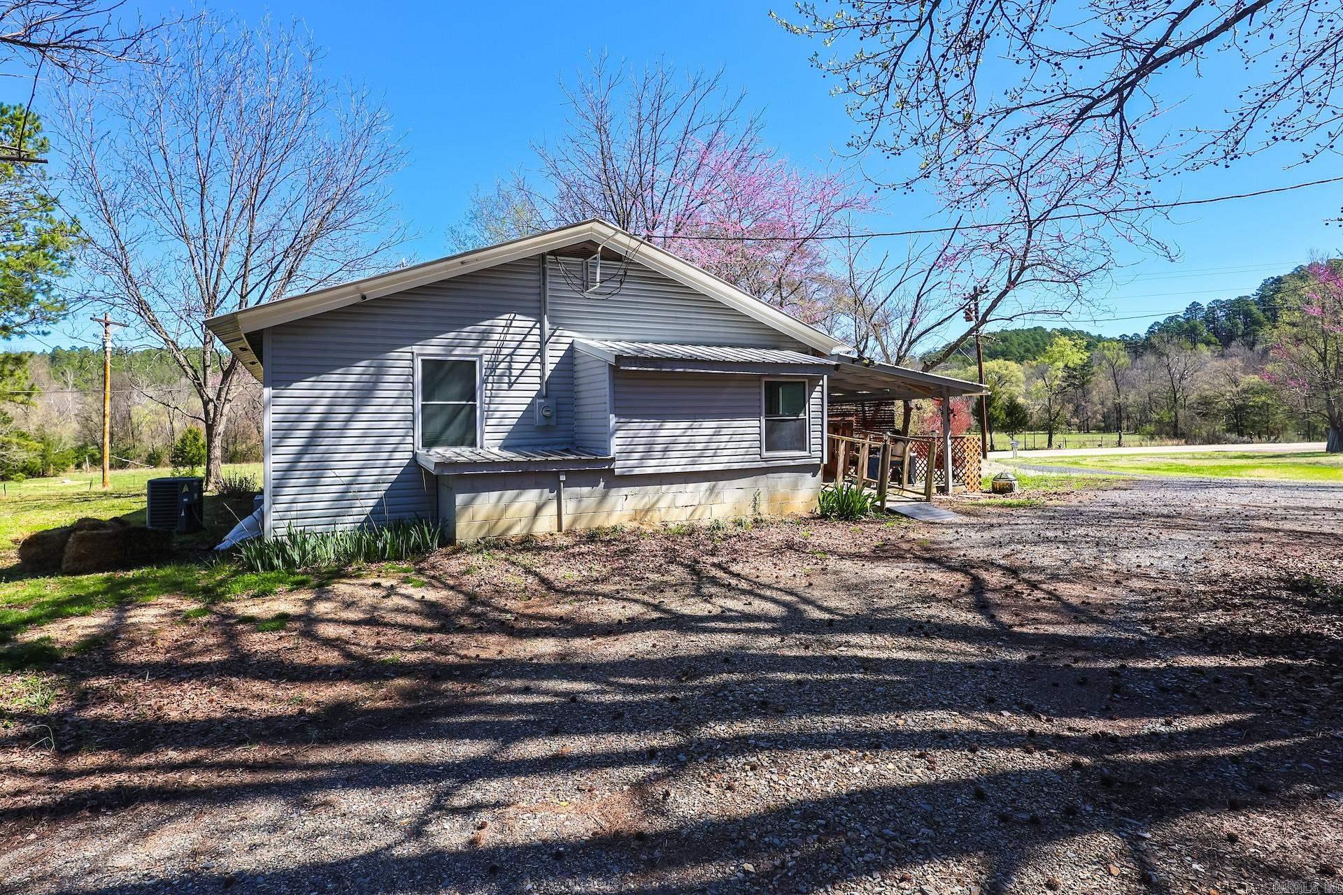 5918 HWY 8 E  Mena, AR