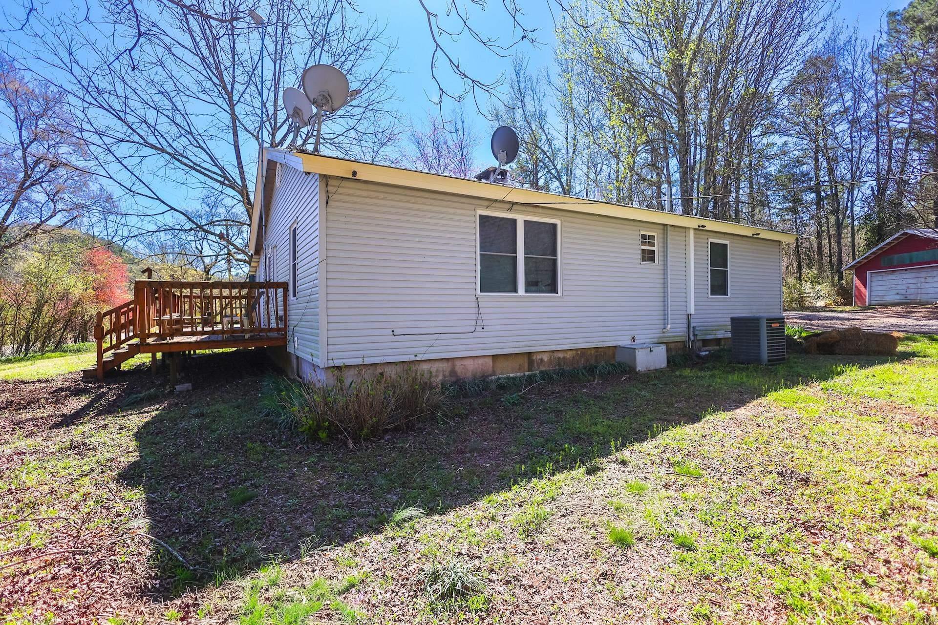 5918 HWY 8 E  Mena, AR