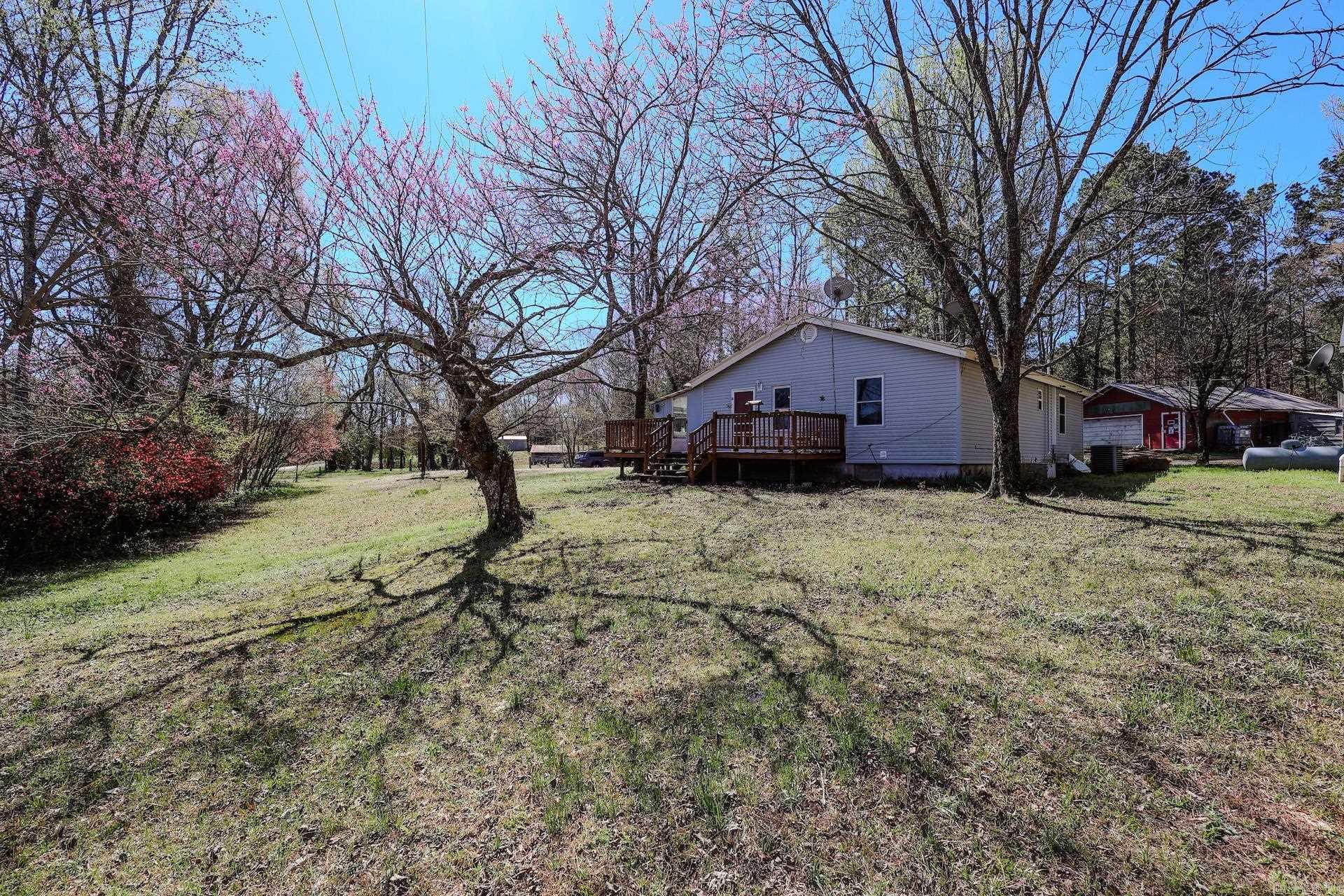 5918 HWY 8 E  Mena, AR