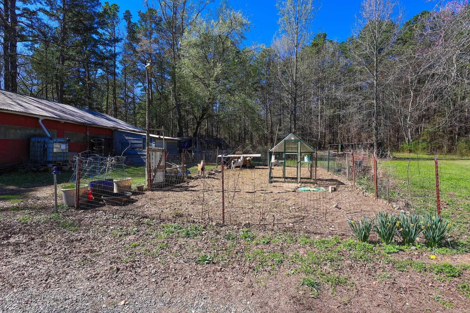 5918 HWY 8 E  Mena, AR