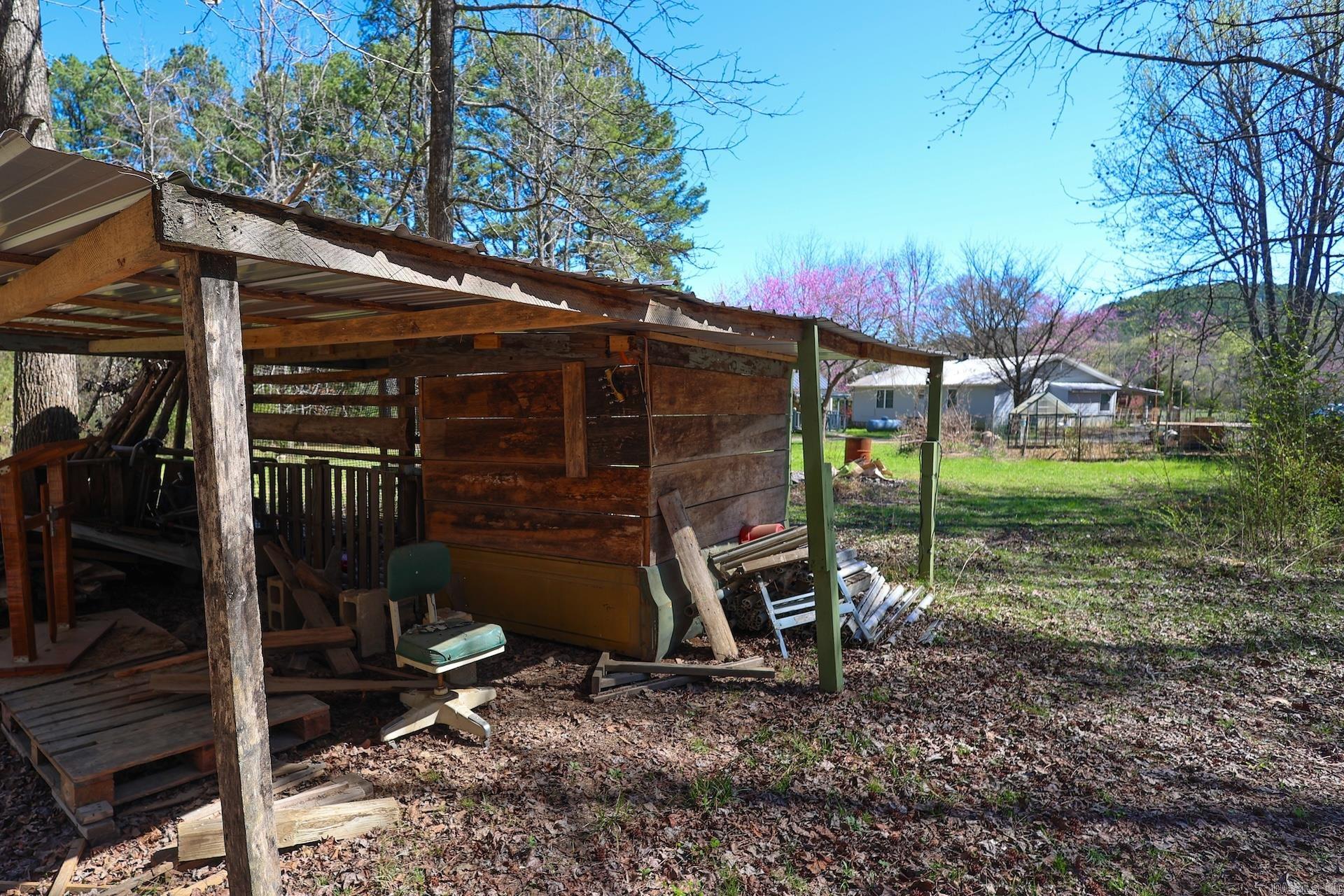 5918 HWY 8 E  Mena, AR