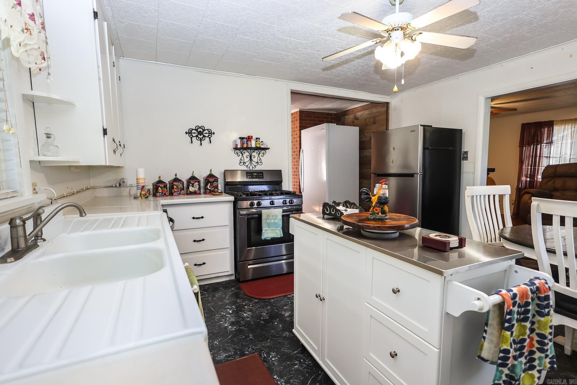 5918 HWY 8 E  Mena, AR