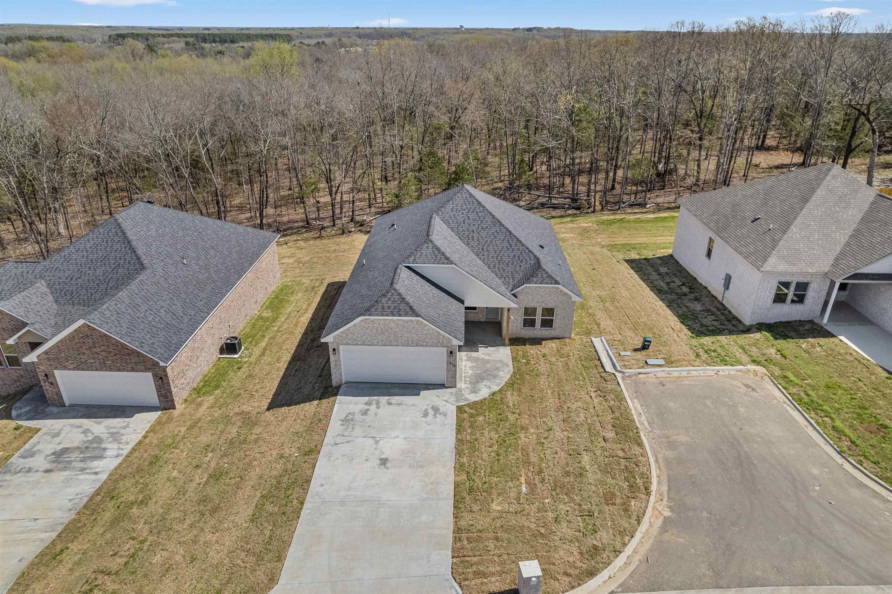 516 Madeleine  Austin, AR
