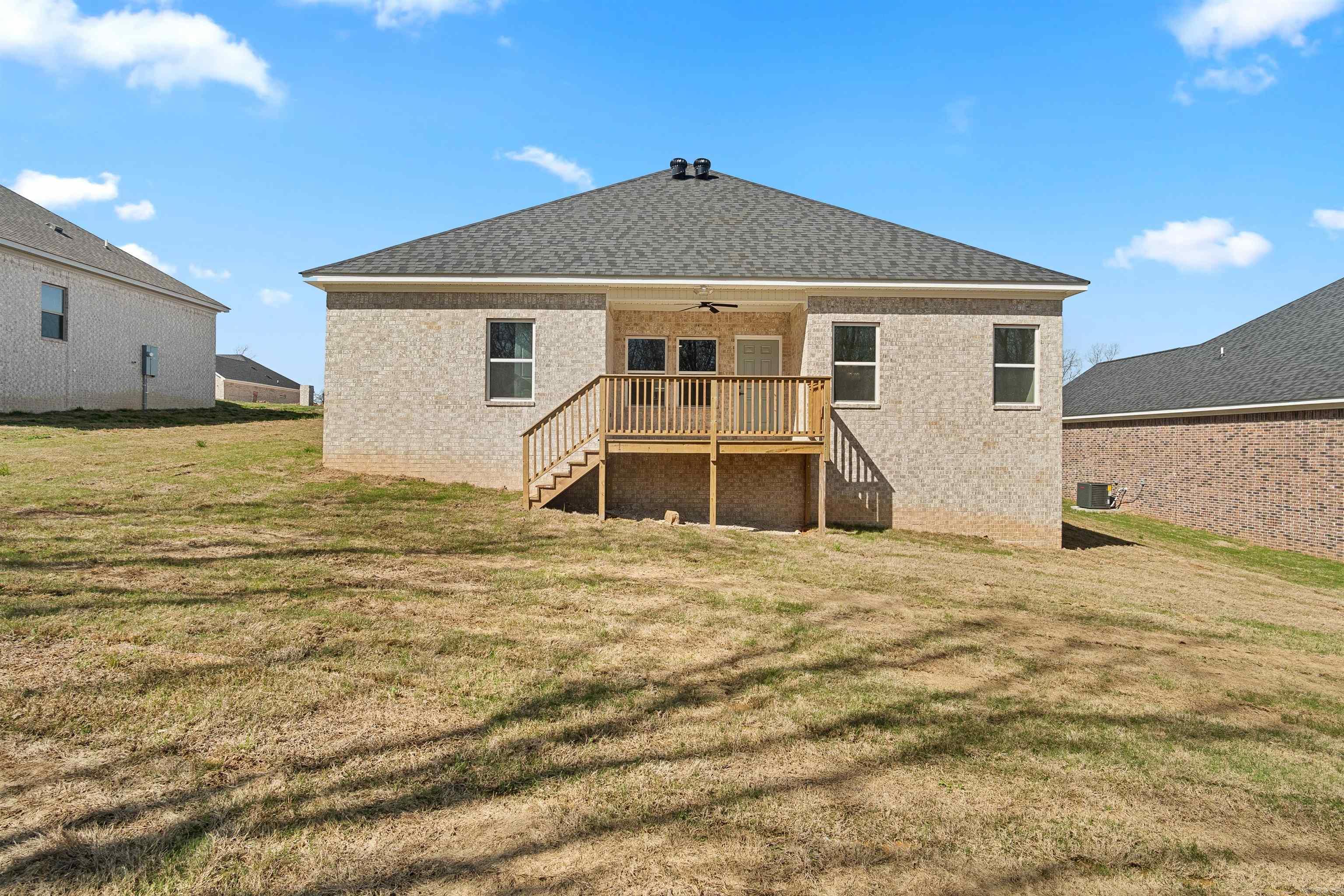 516 Madeleine  Austin, AR