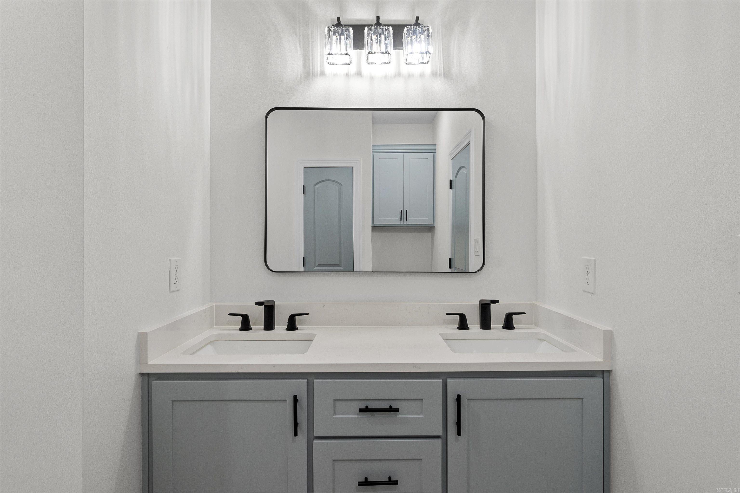 516 Madeleine  Austin, AR