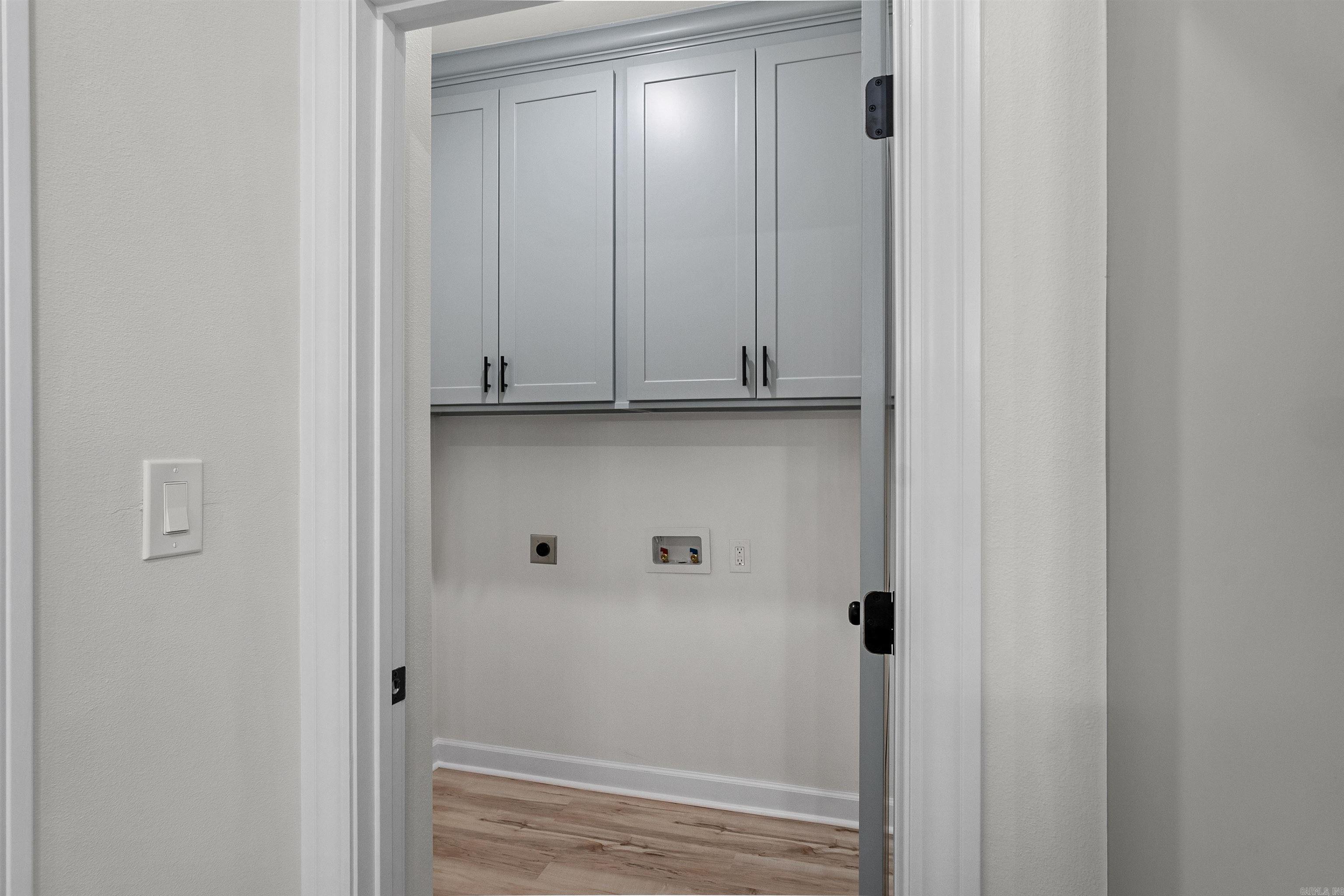 516 Madeleine  Austin, AR