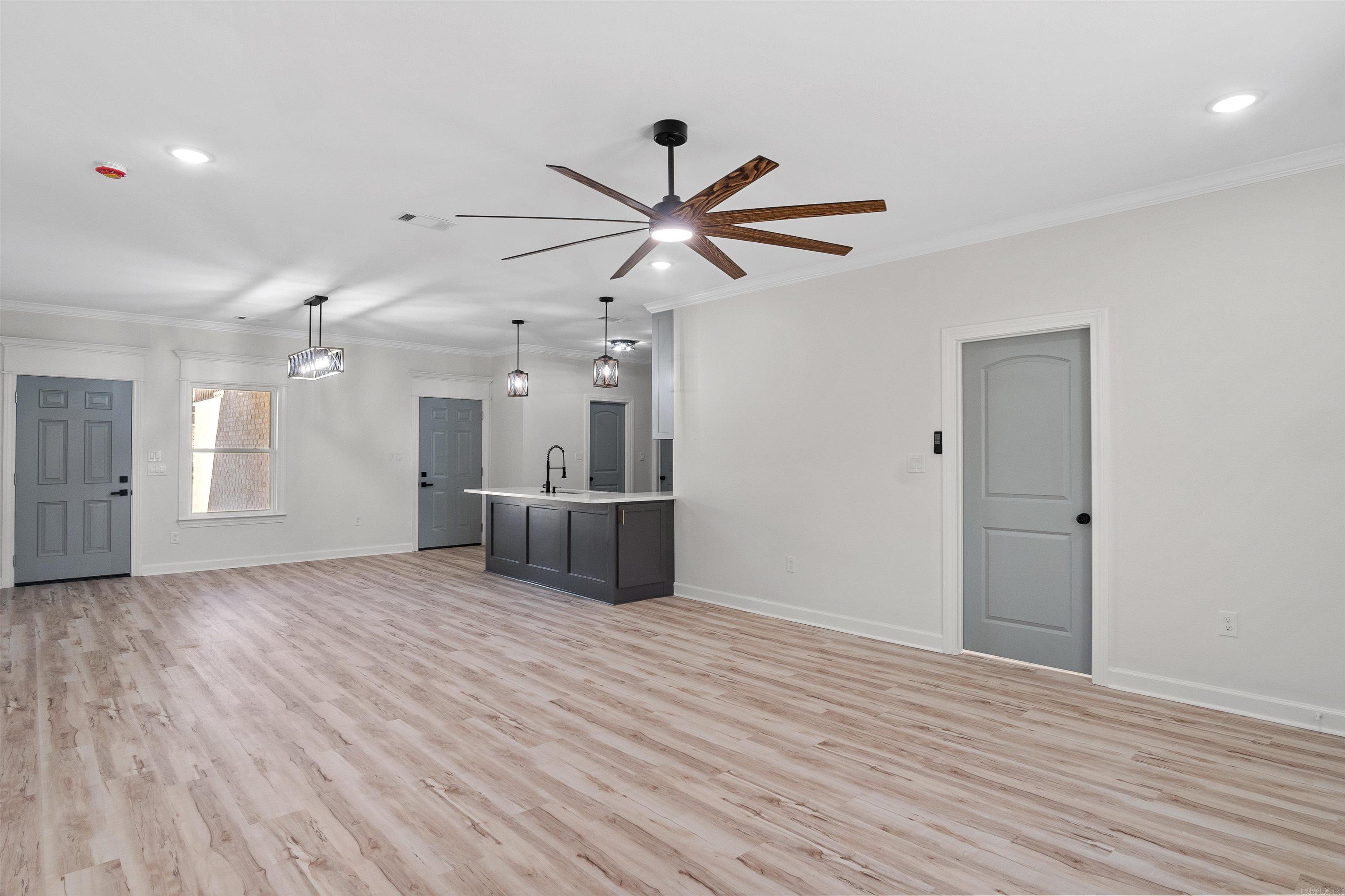 516 Madeleine  Austin, AR