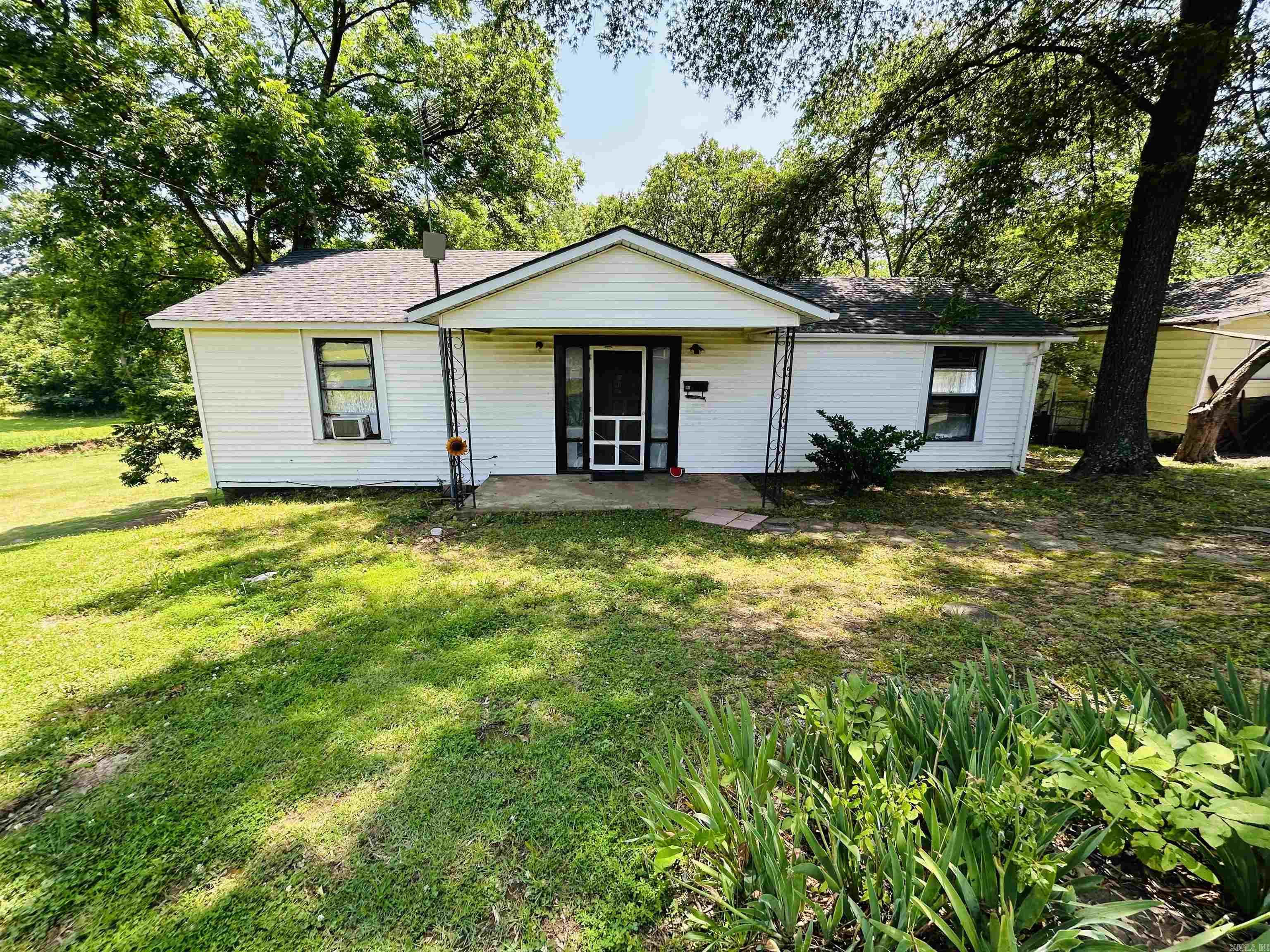 110 Saint Vincent St.  Morrilton, AR