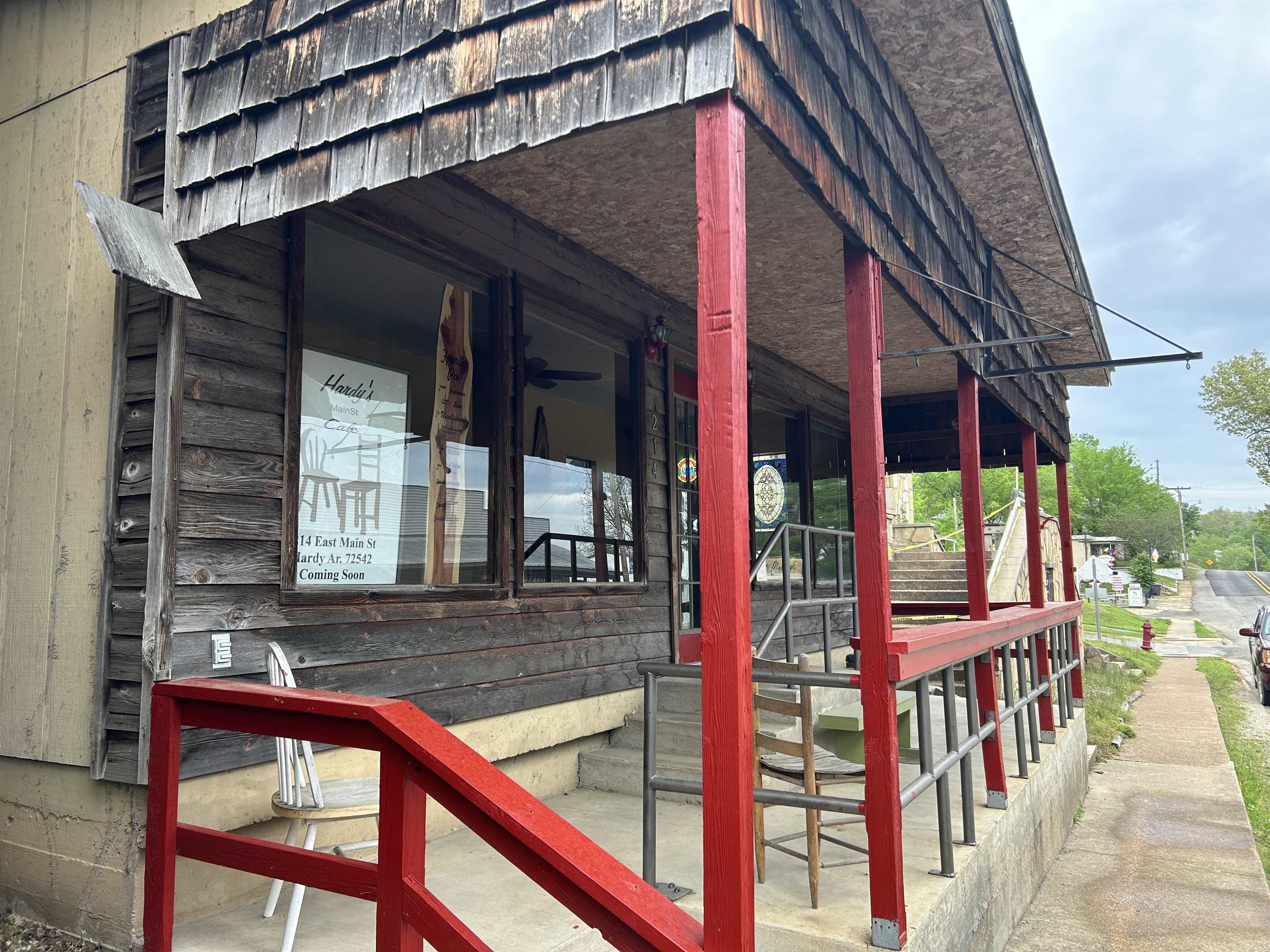 214 E Main  Hardy, AR