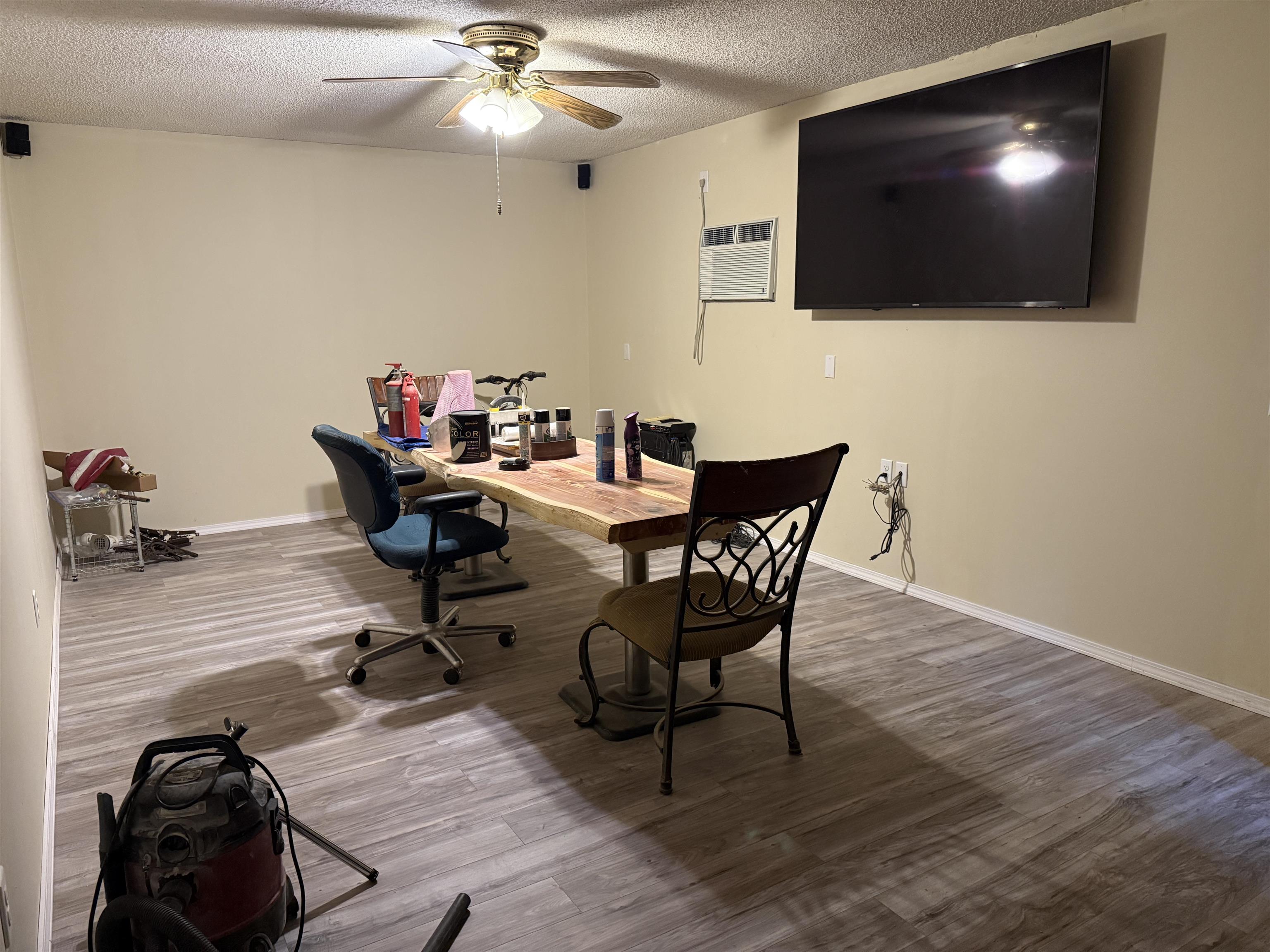 214 E Main  Hardy, AR