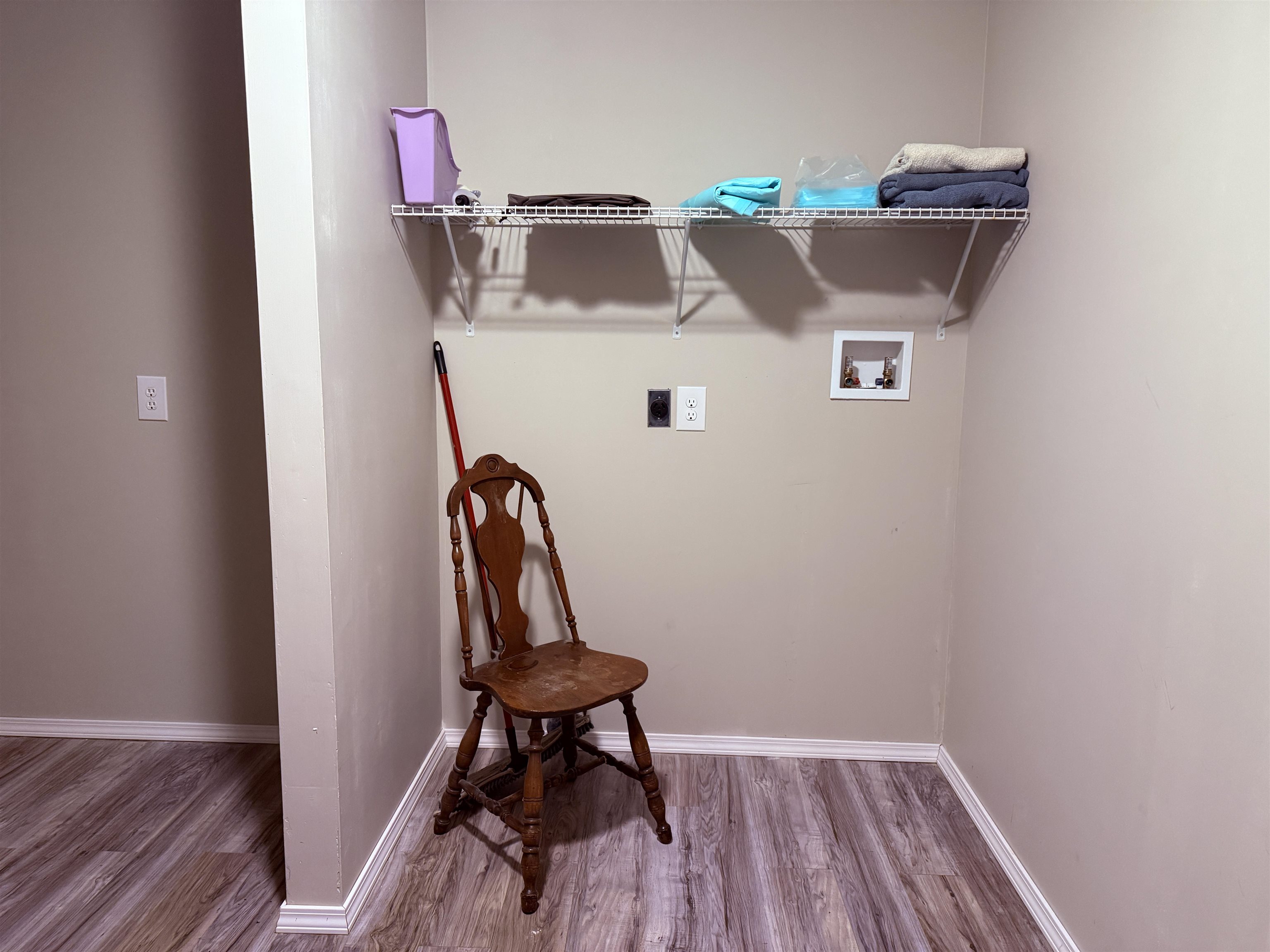 214 E Main  Hardy, AR