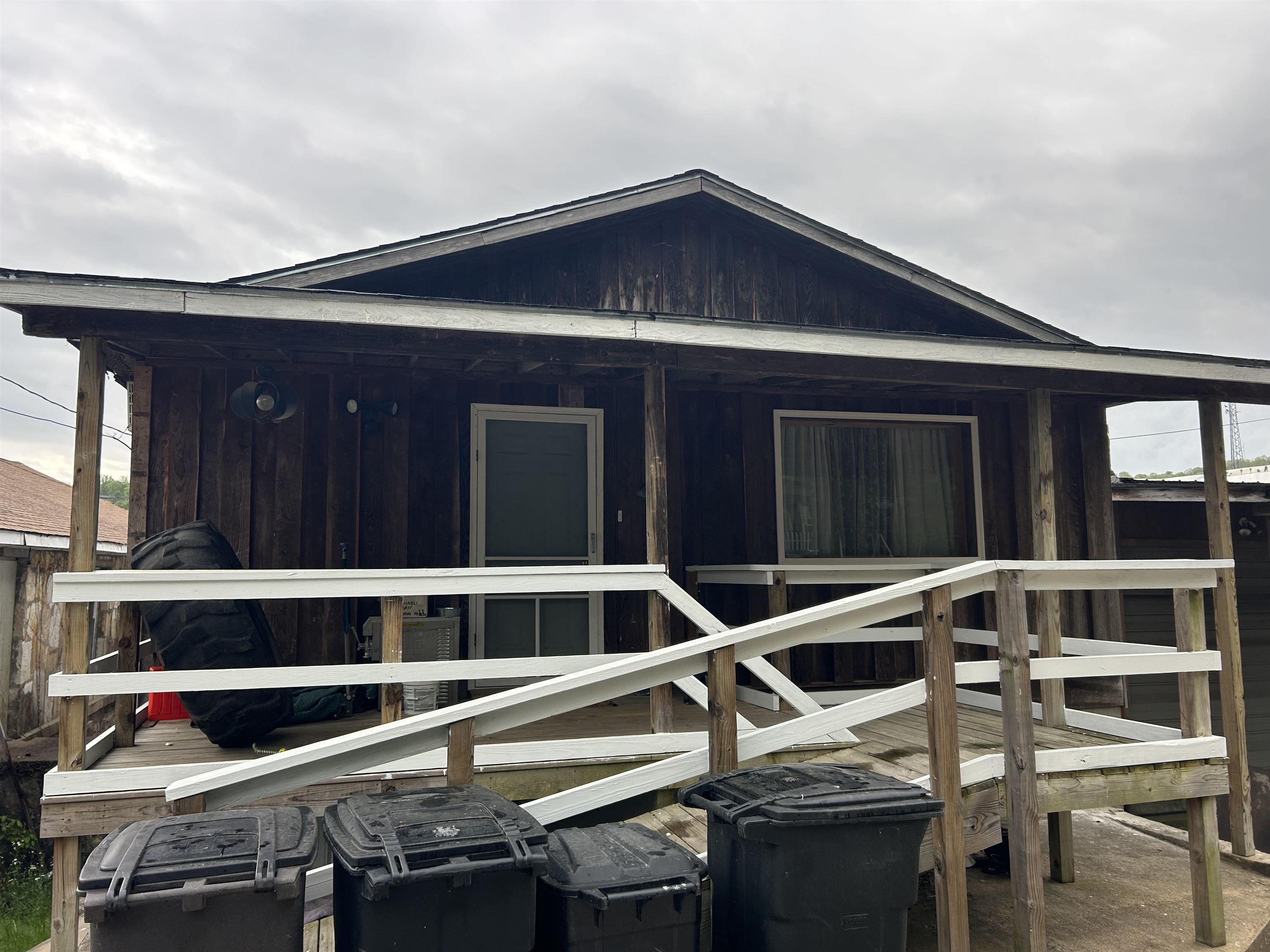 214 E Main  Hardy, AR