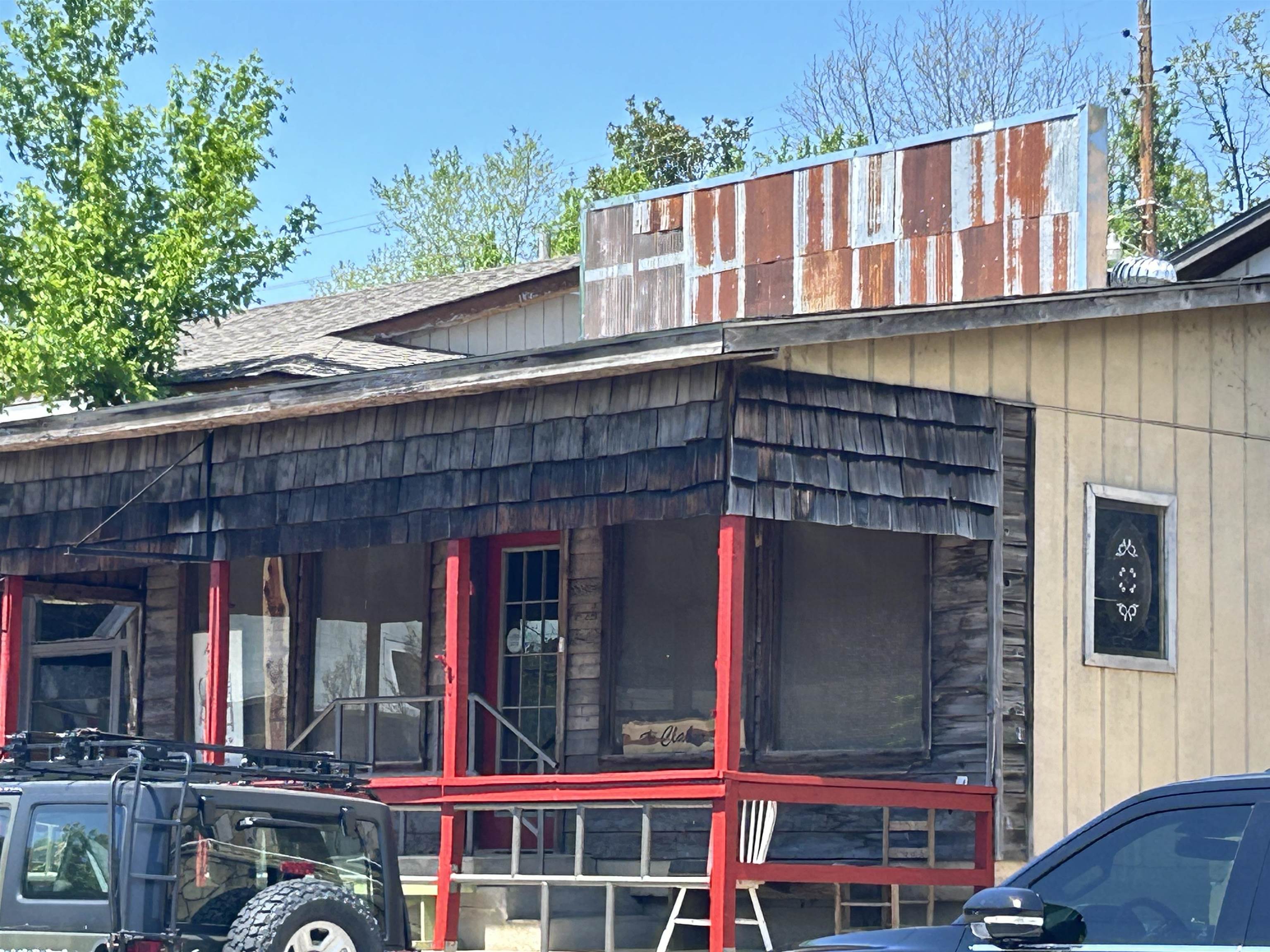 214 E Main  Hardy, AR