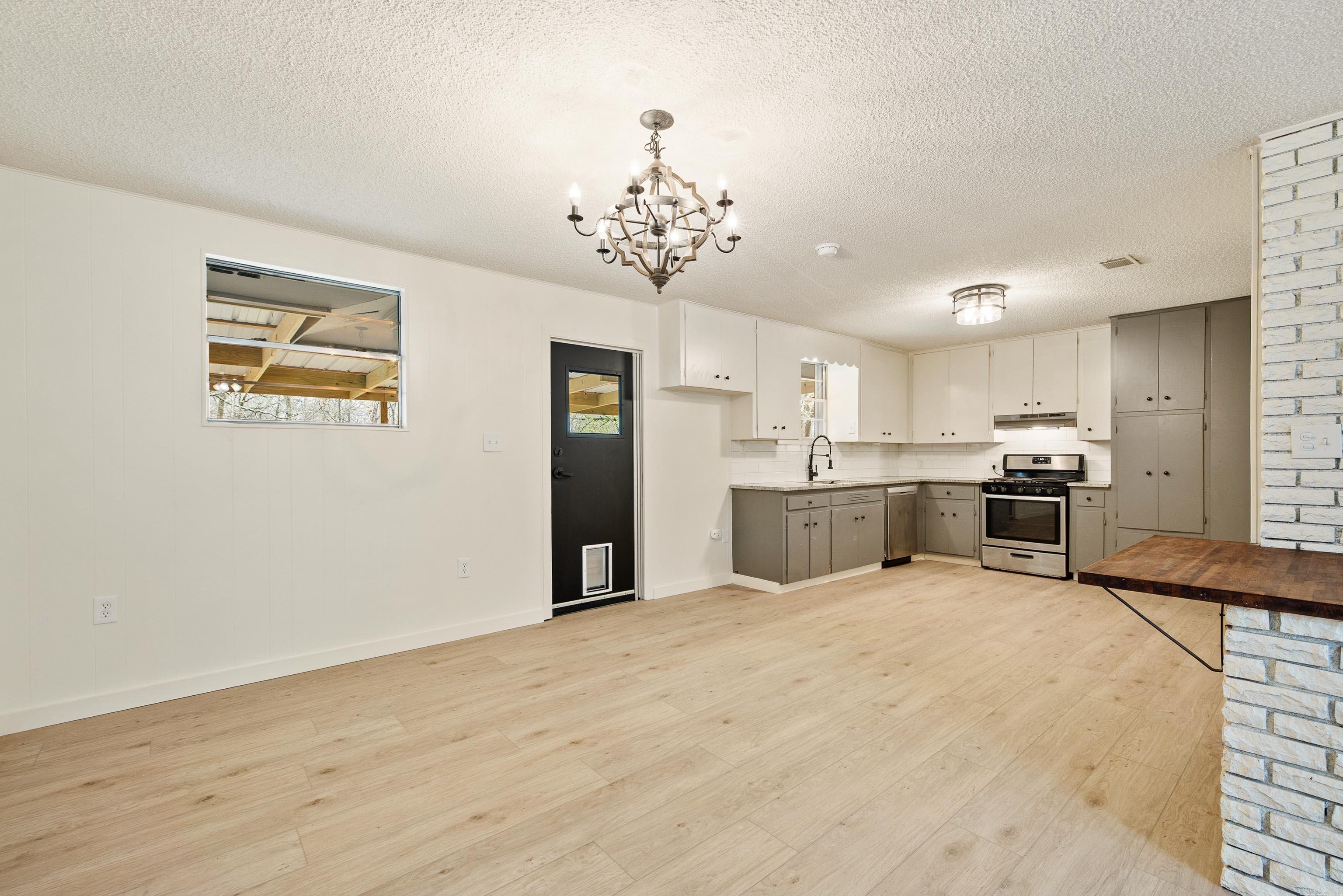 6101 Sullivan Little Rock, AR 72210