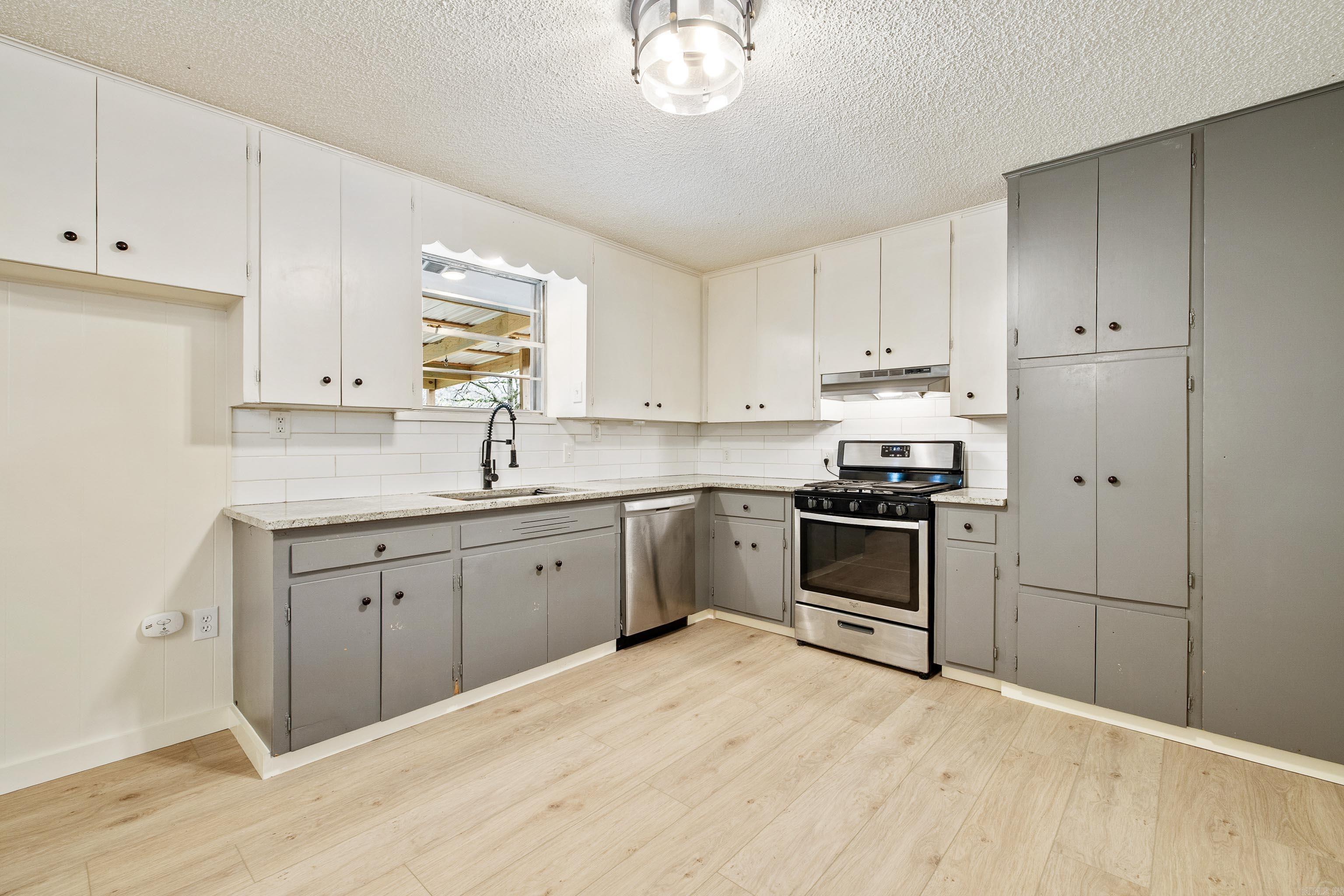 6101 Sullivan  Little Rock, AR