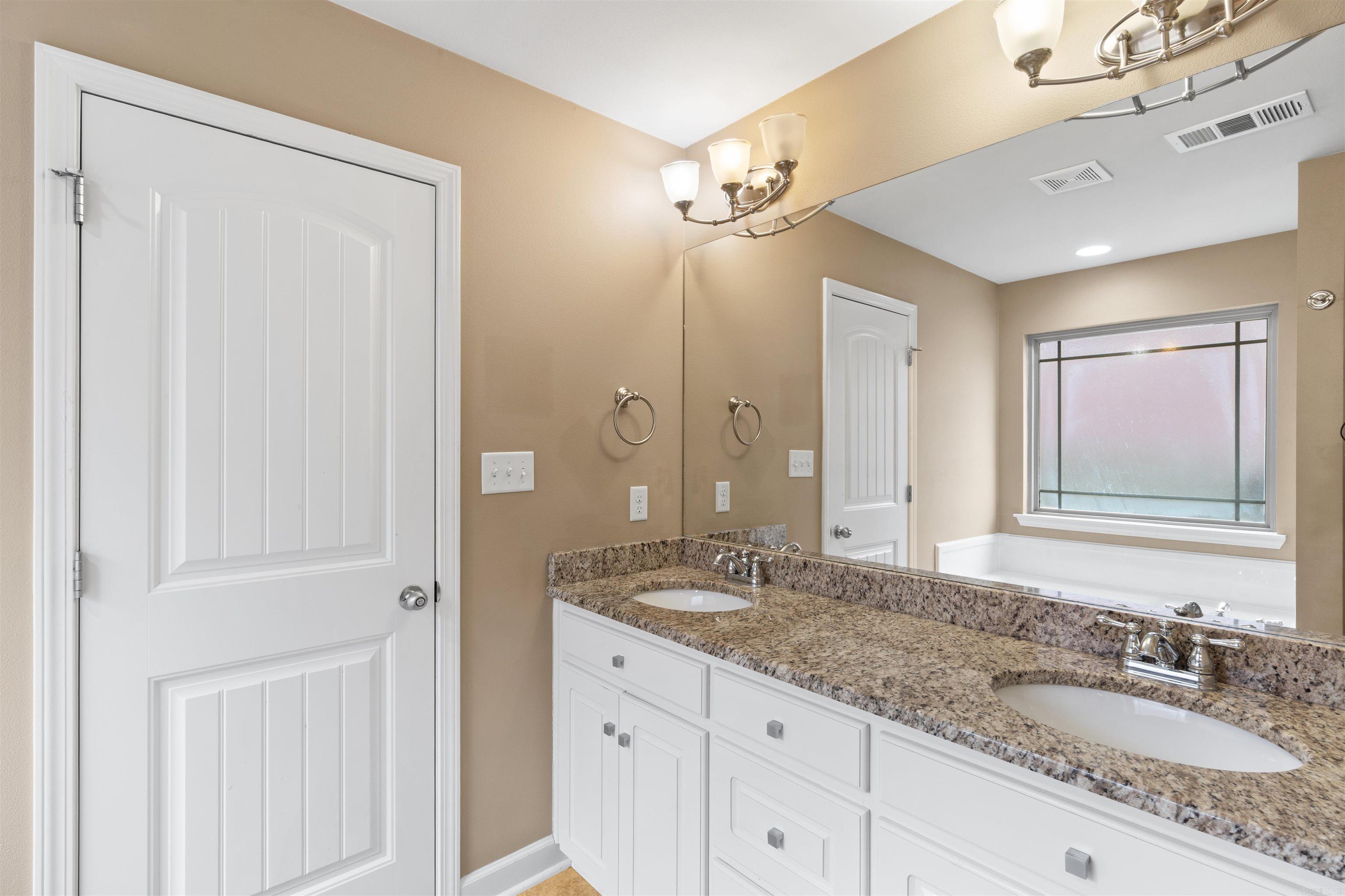 5501 Aviator Drive Jacksonville, AR 72076