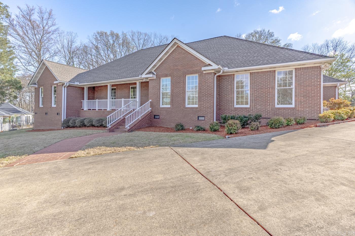 1304 Leominster Cv Jonesboro, AR 72401