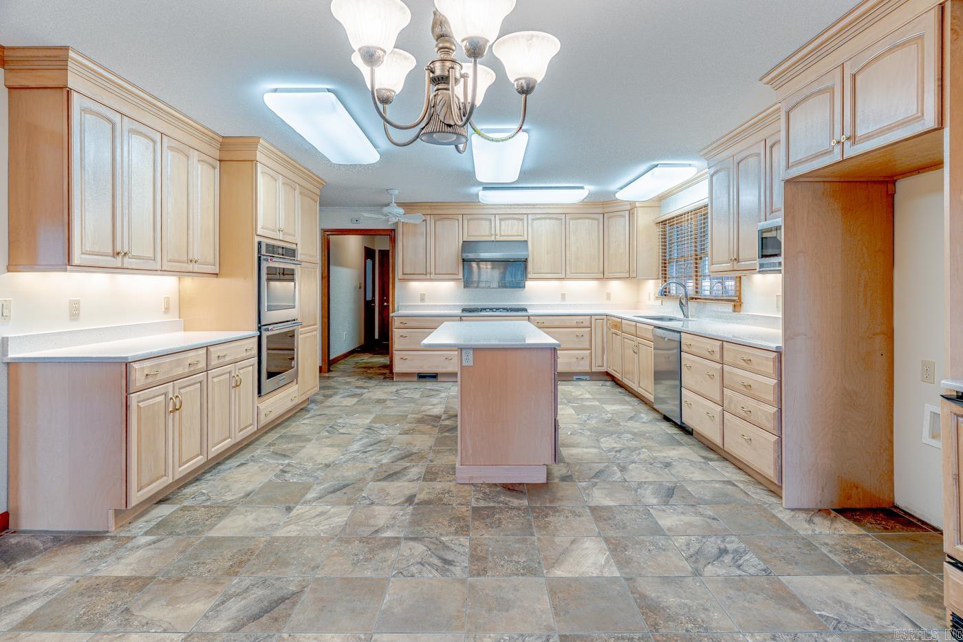 1304 Leominster Cv Jonesboro, AR 72401