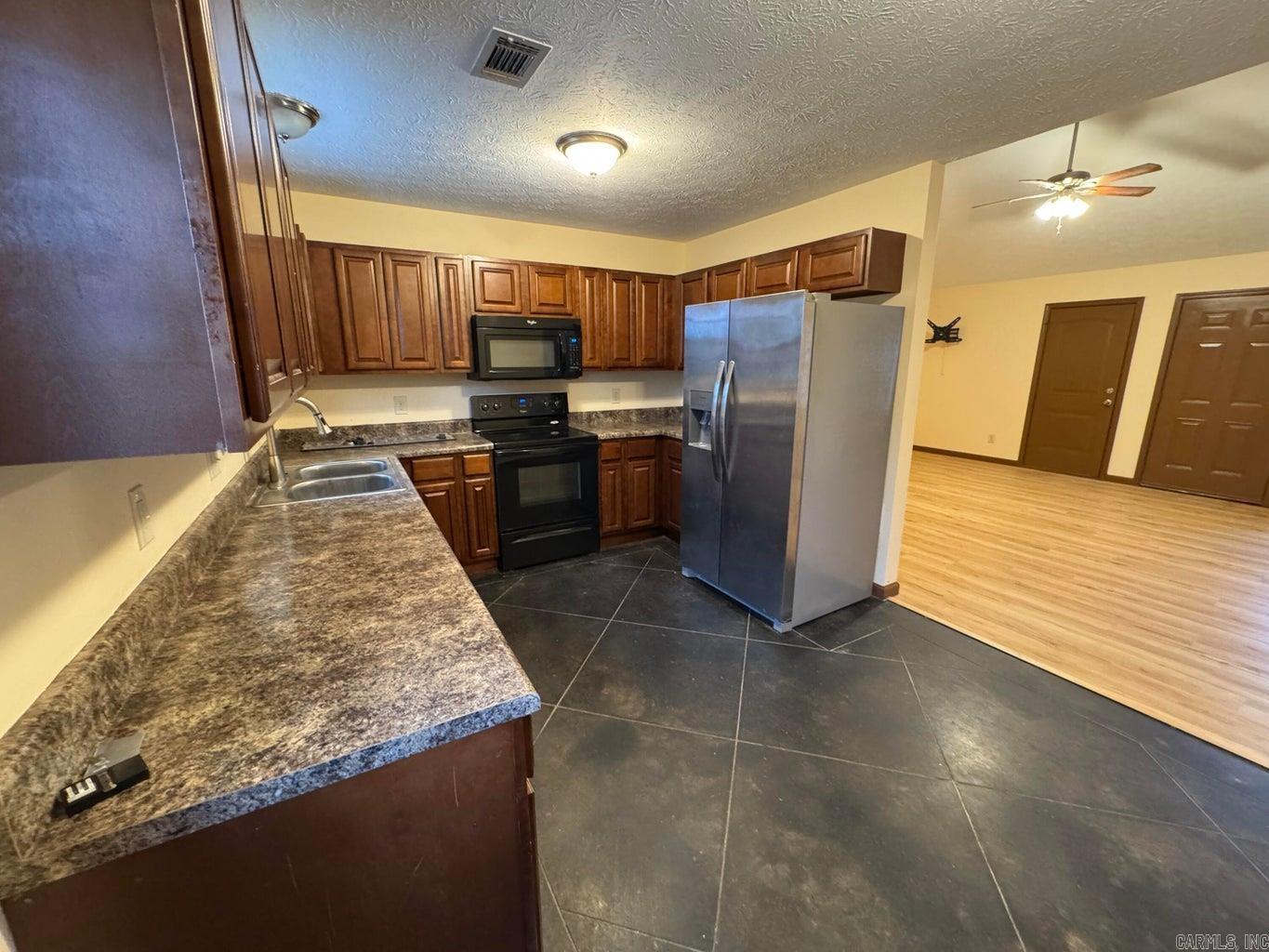 40 Southstone  Southside, AR