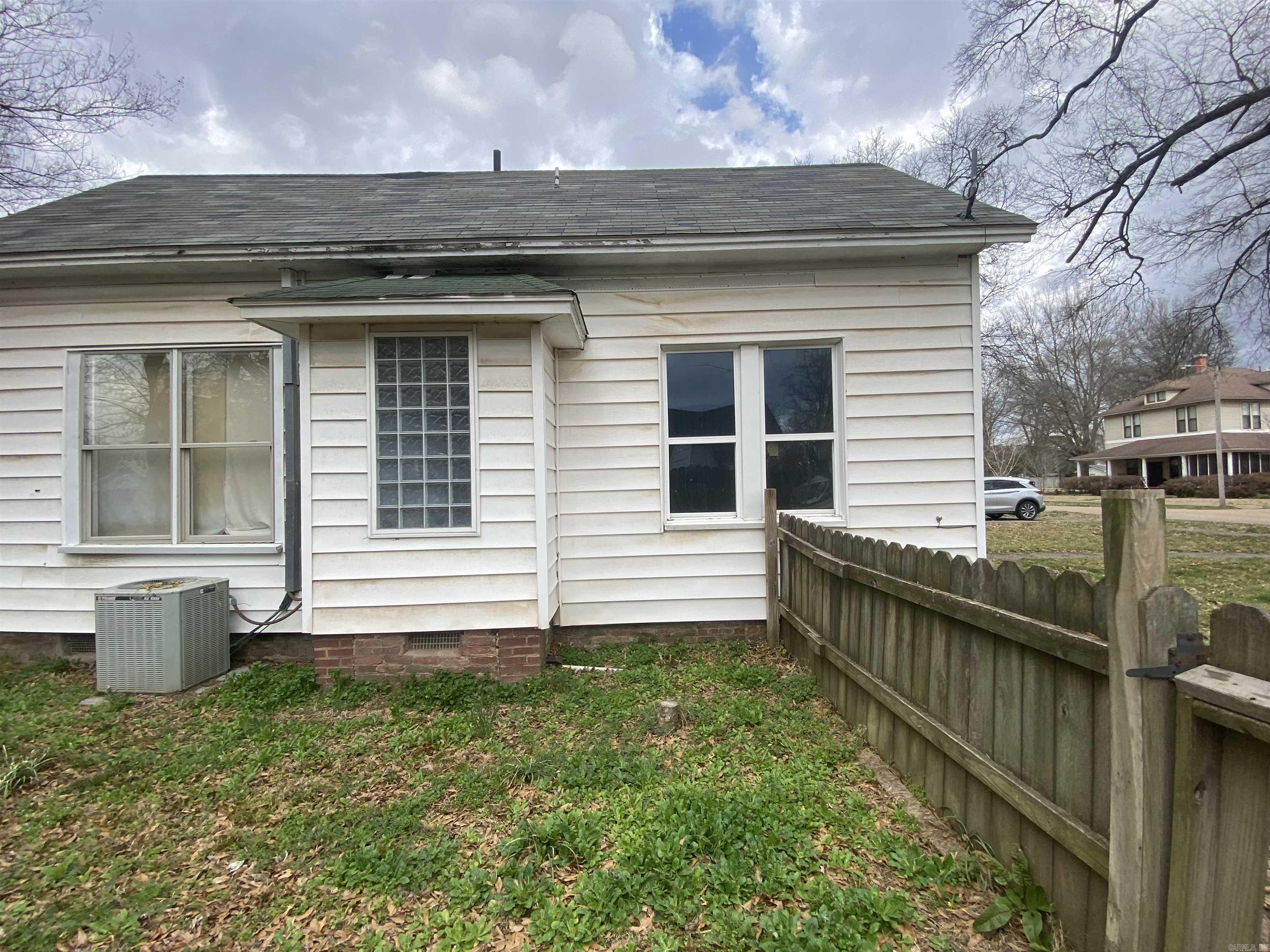 321 N 2nd  Clarendon, AR