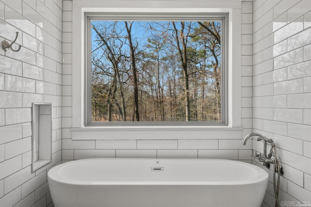 105 Rolling Acres Court Pearcy, AR