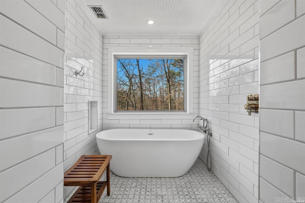 105 Rolling Acres Court Pearcy, AR