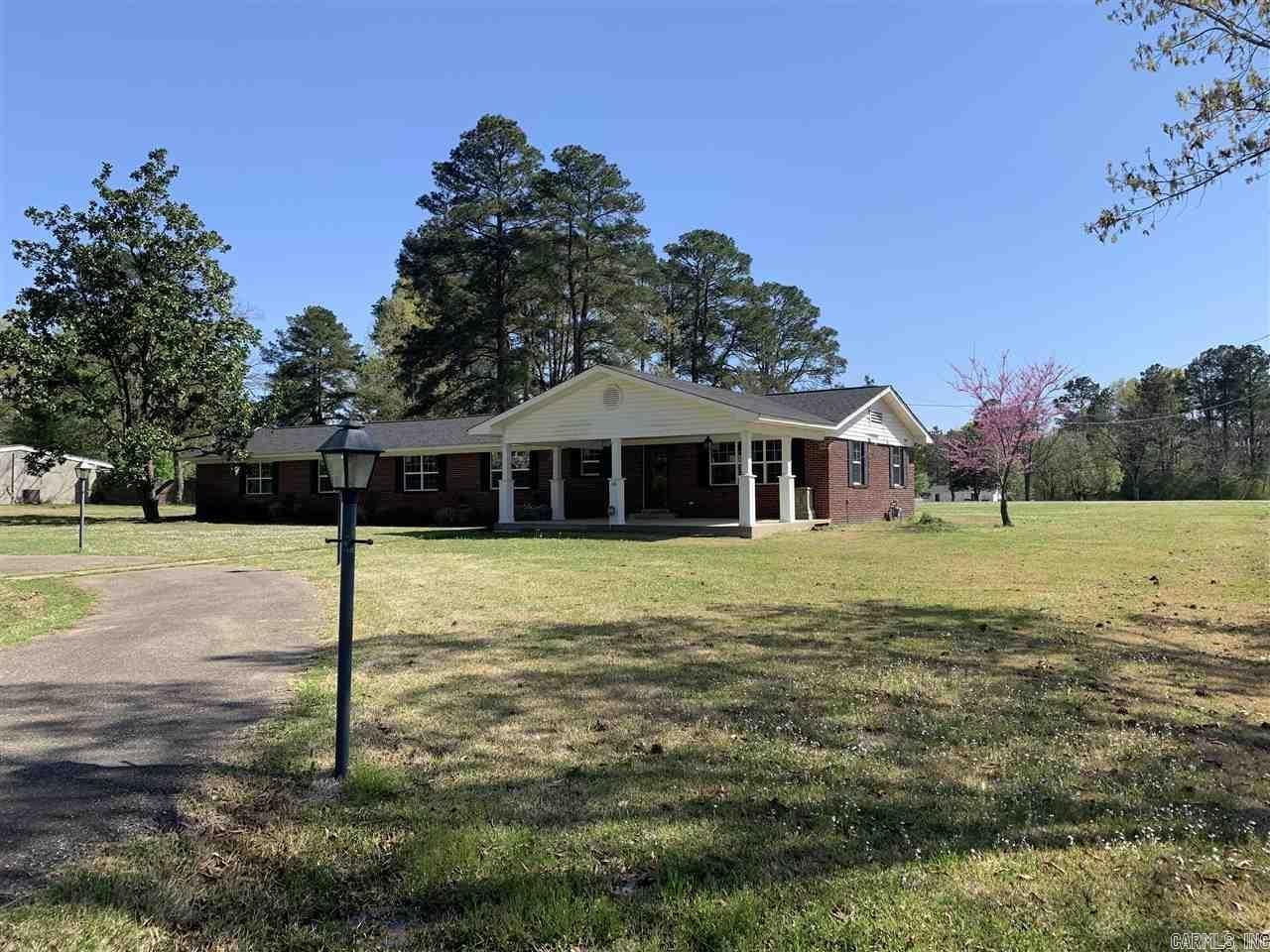 108 E Victory  Star City, AR