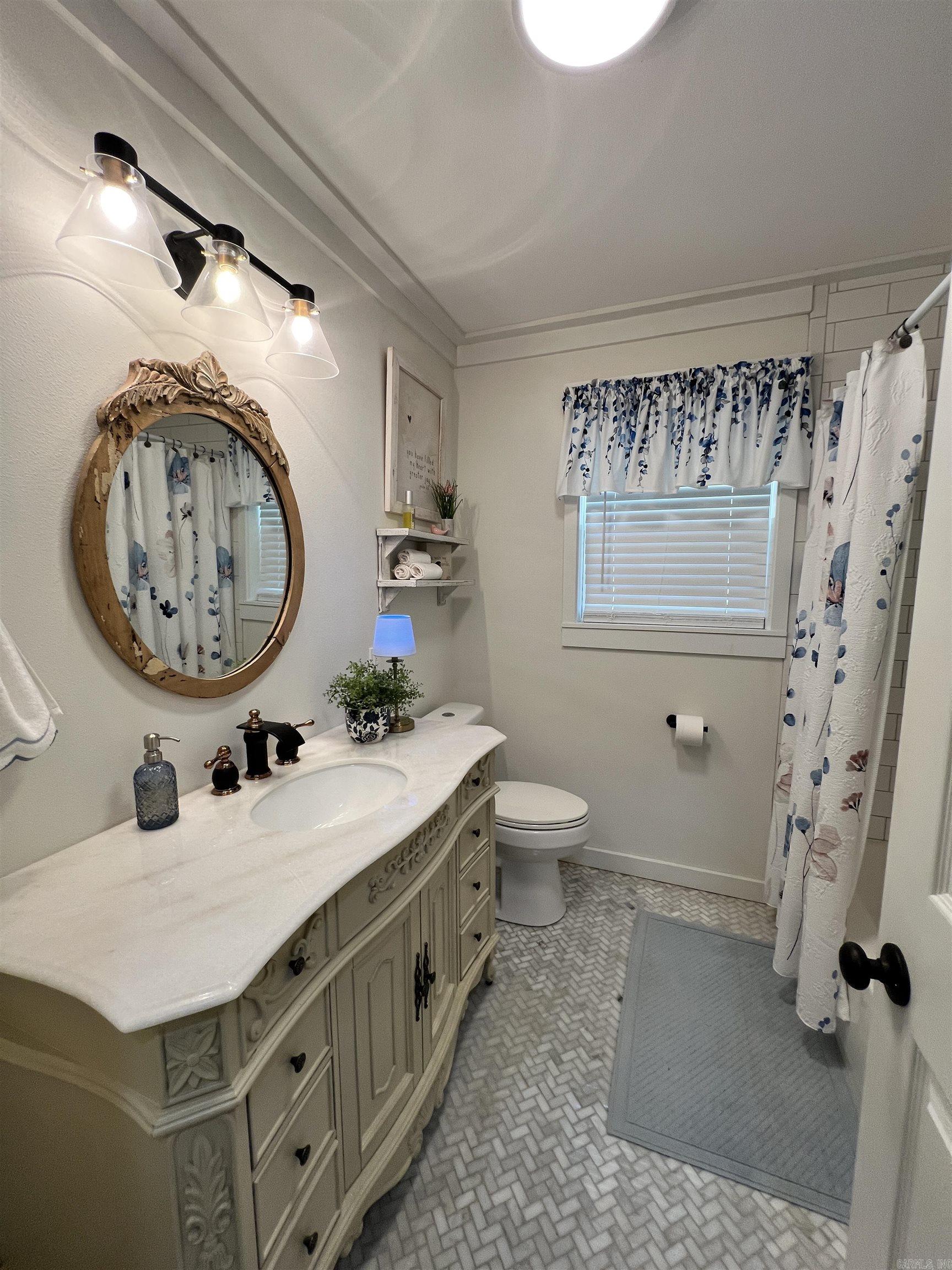 108 E Victory  Star City, AR