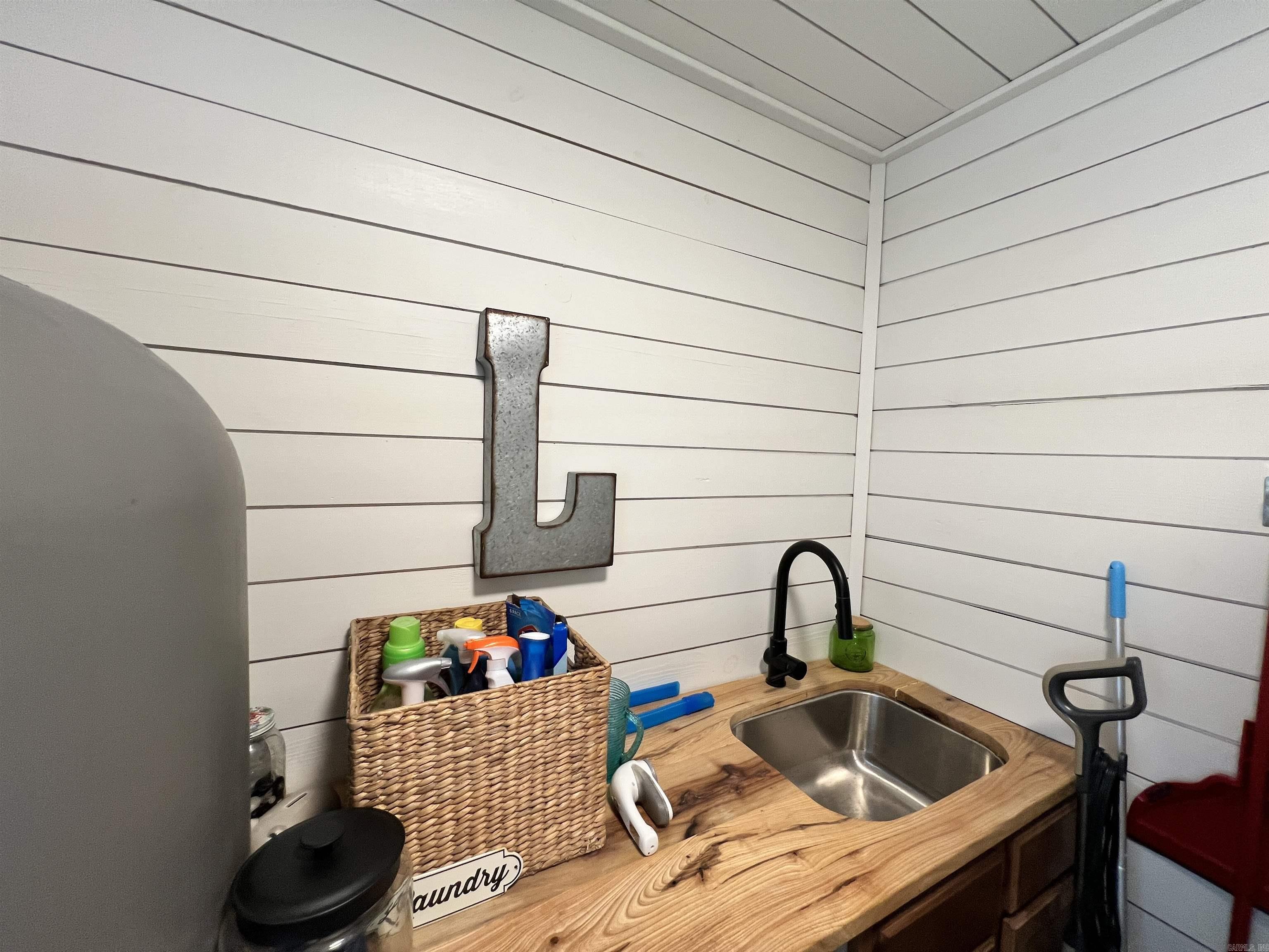 108 E Victory  Star City, AR